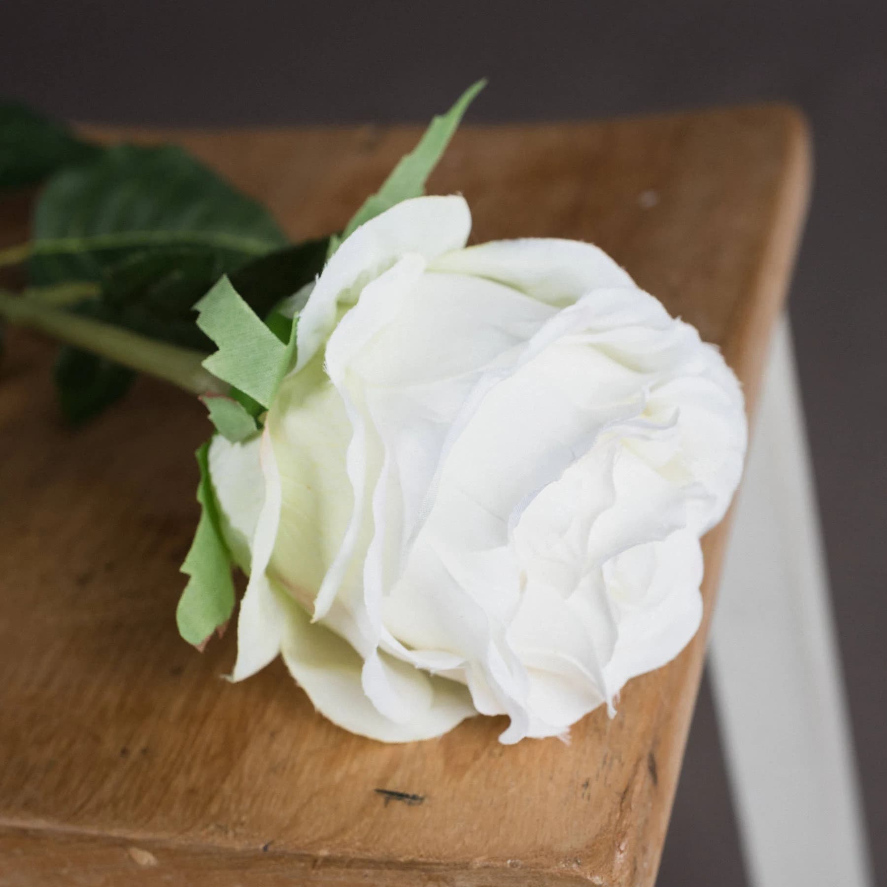 Traditional White Rose — Pack of 5 - Artificial plants & flowers, photo 3 of 5