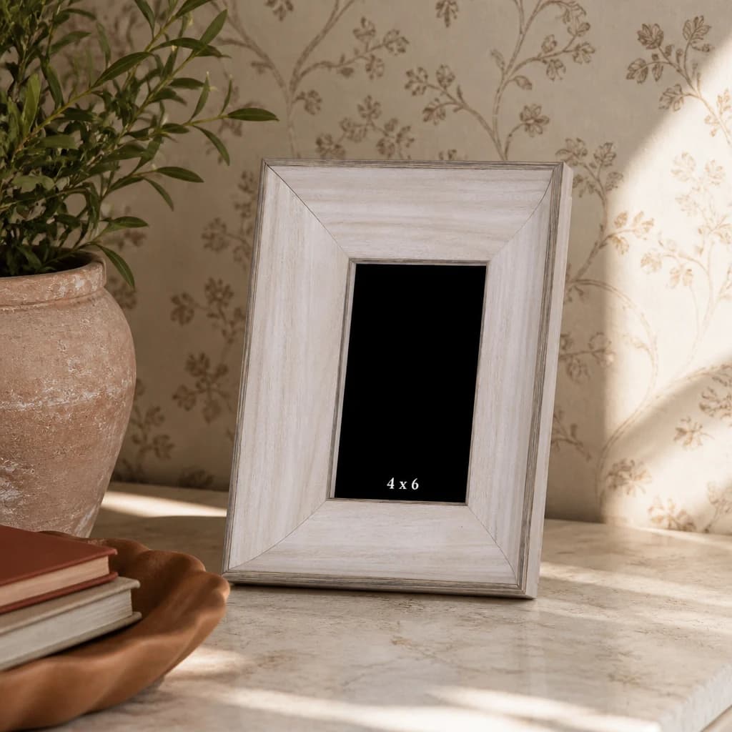 White Washed Wood Photo Frame 4X6 - Wall art & frames, photo 1 of 4