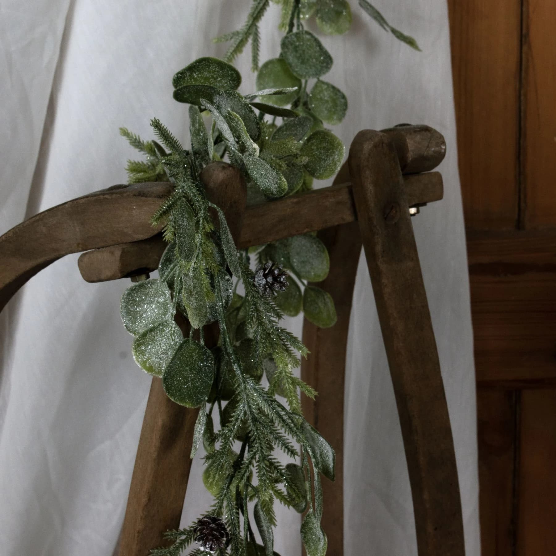 Frosted Pine And Eucalyptus Garland — Pack of 3 - Artificial plants & flowers, photo 4 of 5