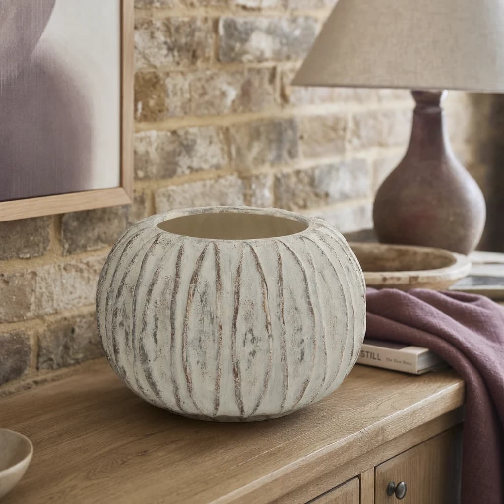 Lorenzo Rotund Fin Vase - Vases, photo 1 of 6