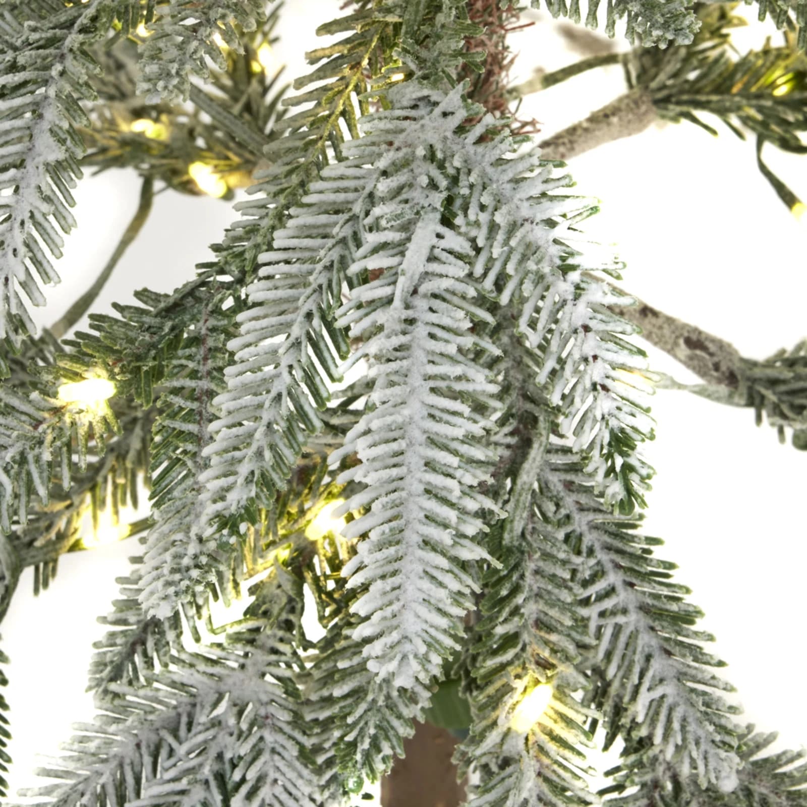 Medium Snowy Woodland Pre-Lit 200 Led Christmas Tree - Artificial plants & flowers, photo 3 of 3