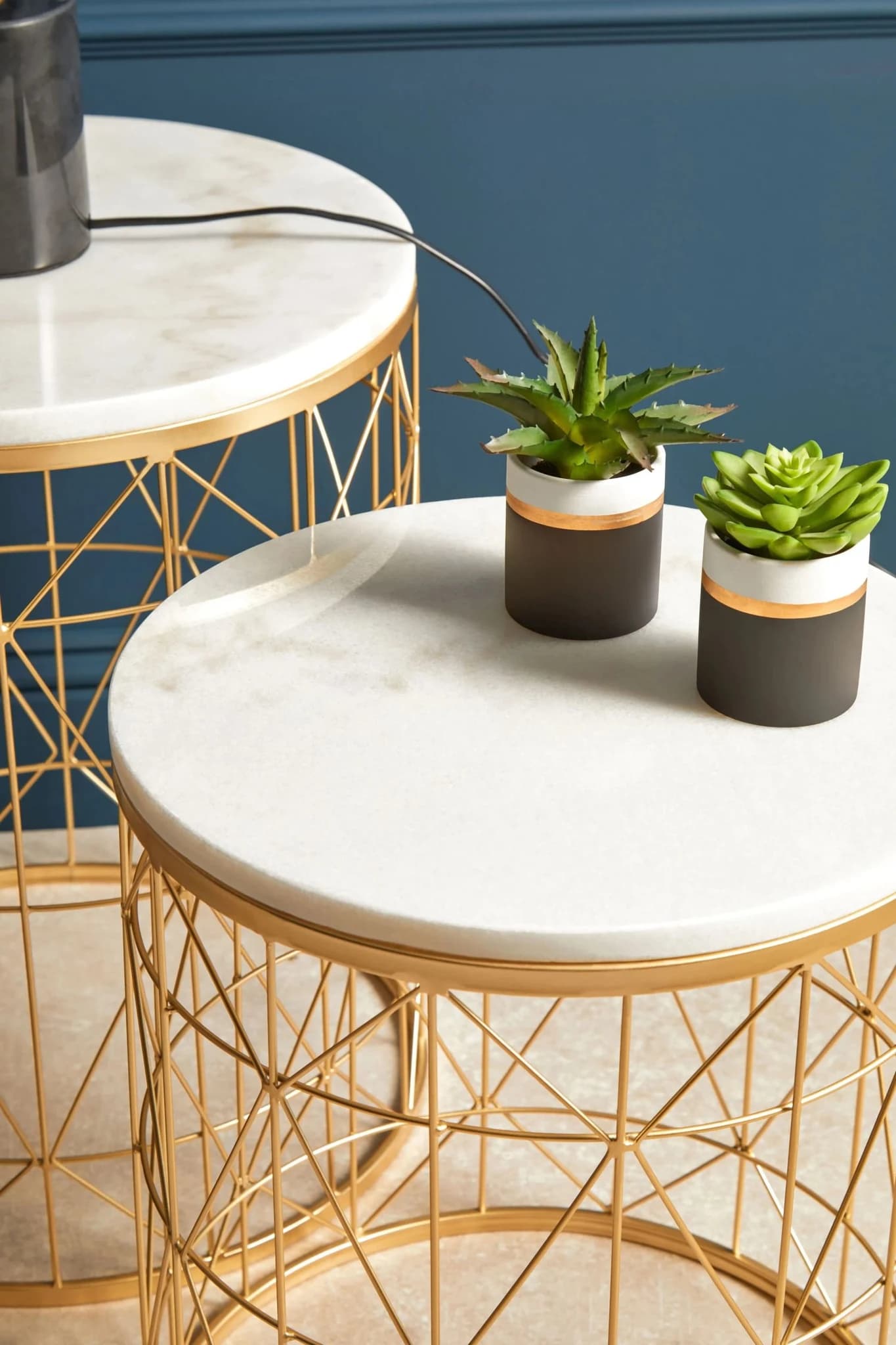 Revive Small Gold Finish Metal Table Lamp with Black Marble Base - Table lamps, photo 4 of 8