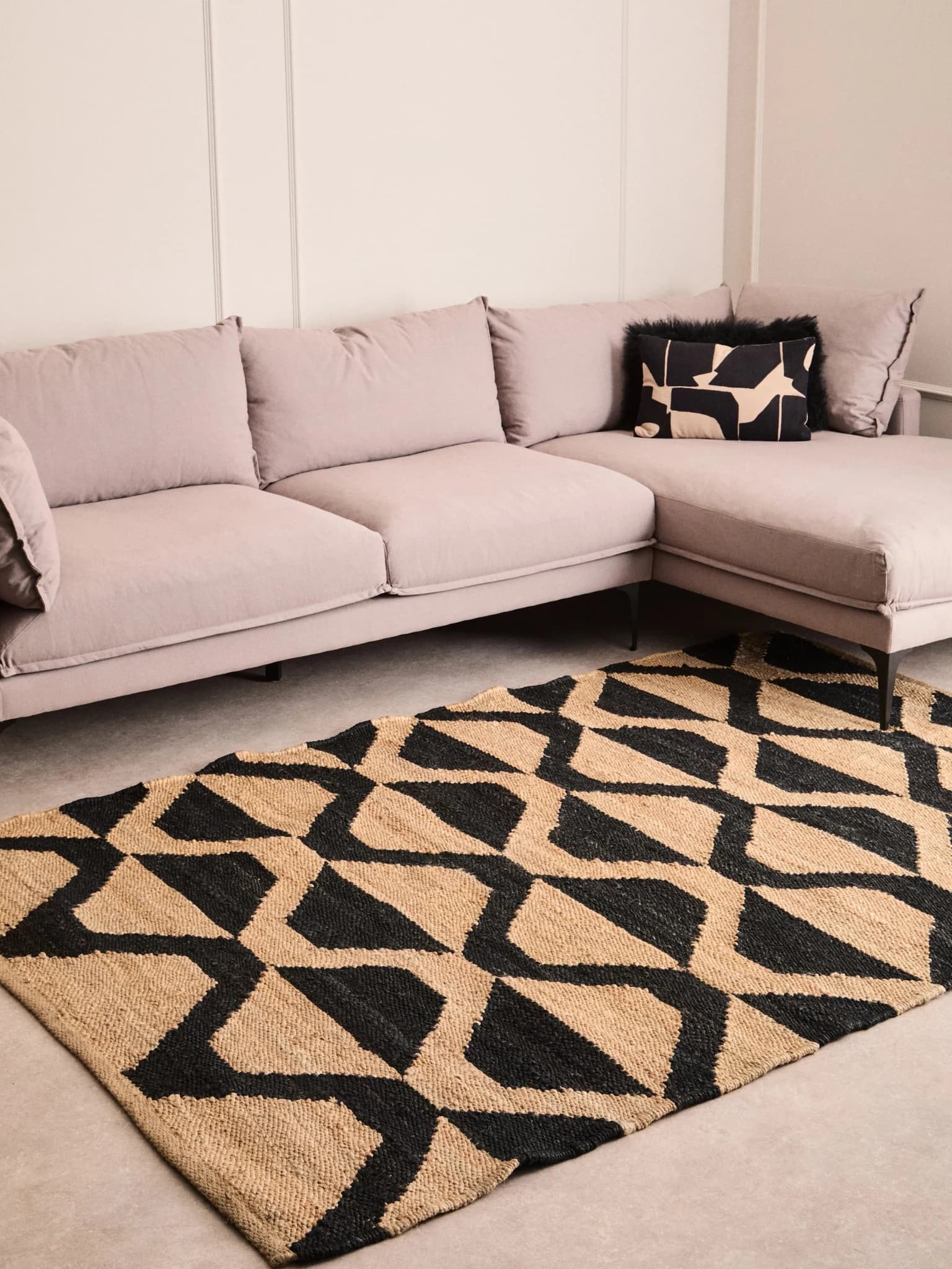 Bosie Hemp Natural and Black Large Rug - Decorative, photo 8 of 8