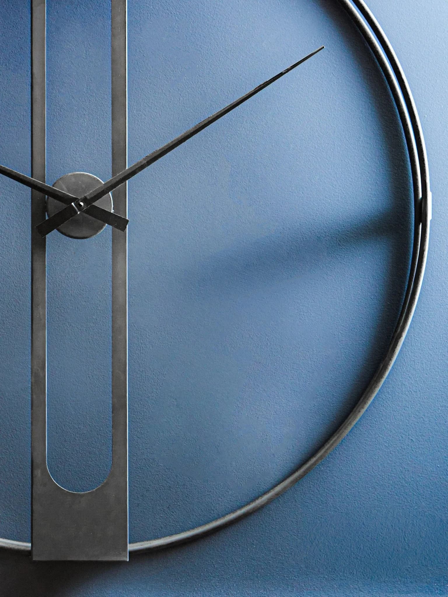 Beauly 107cm Dia Black Metal Wall Clock - Decorative, photo 3 of 8