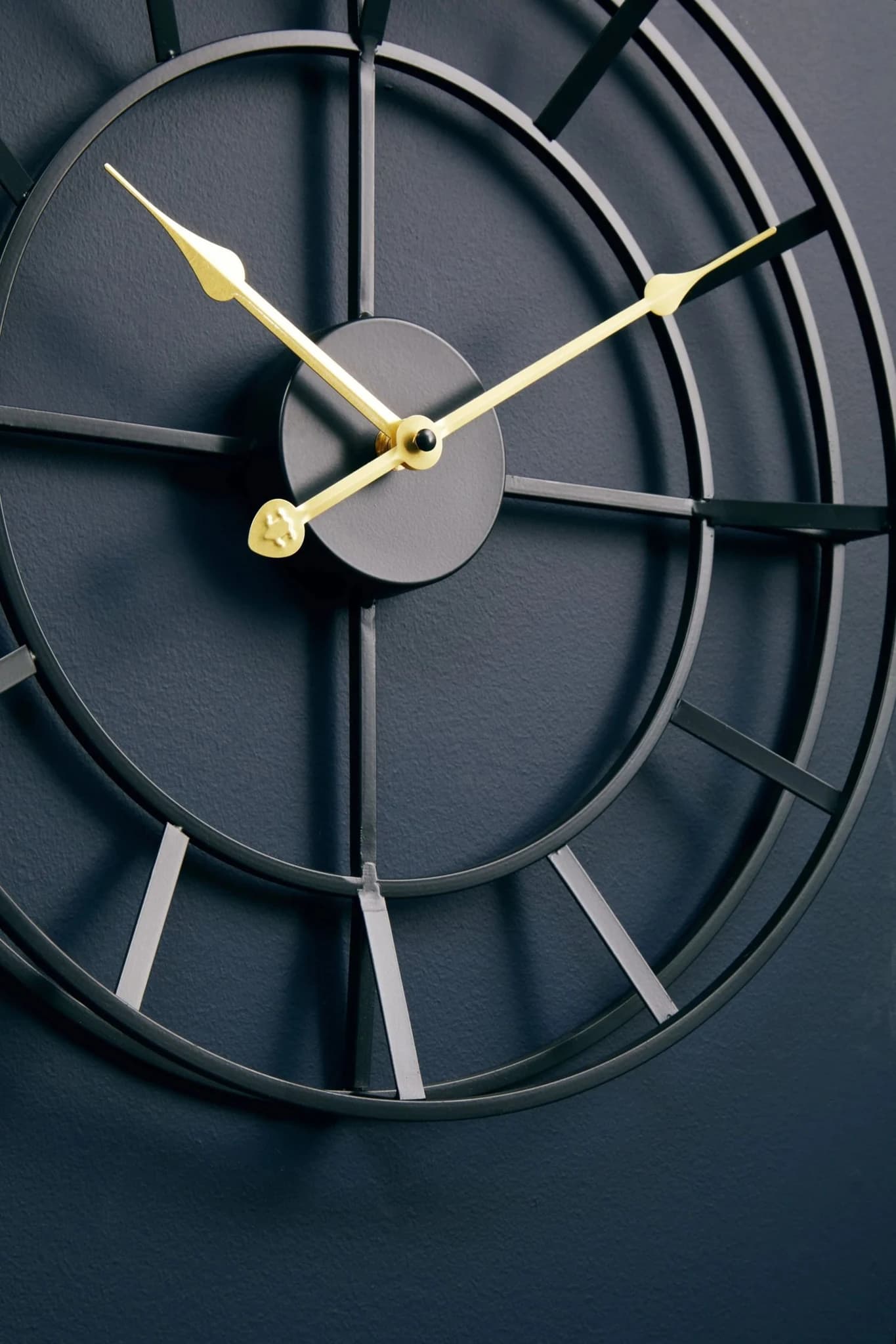 Kent 40cm Dia Small Black Finish Metal Wall Clock - Decorative, photo 4 of 8