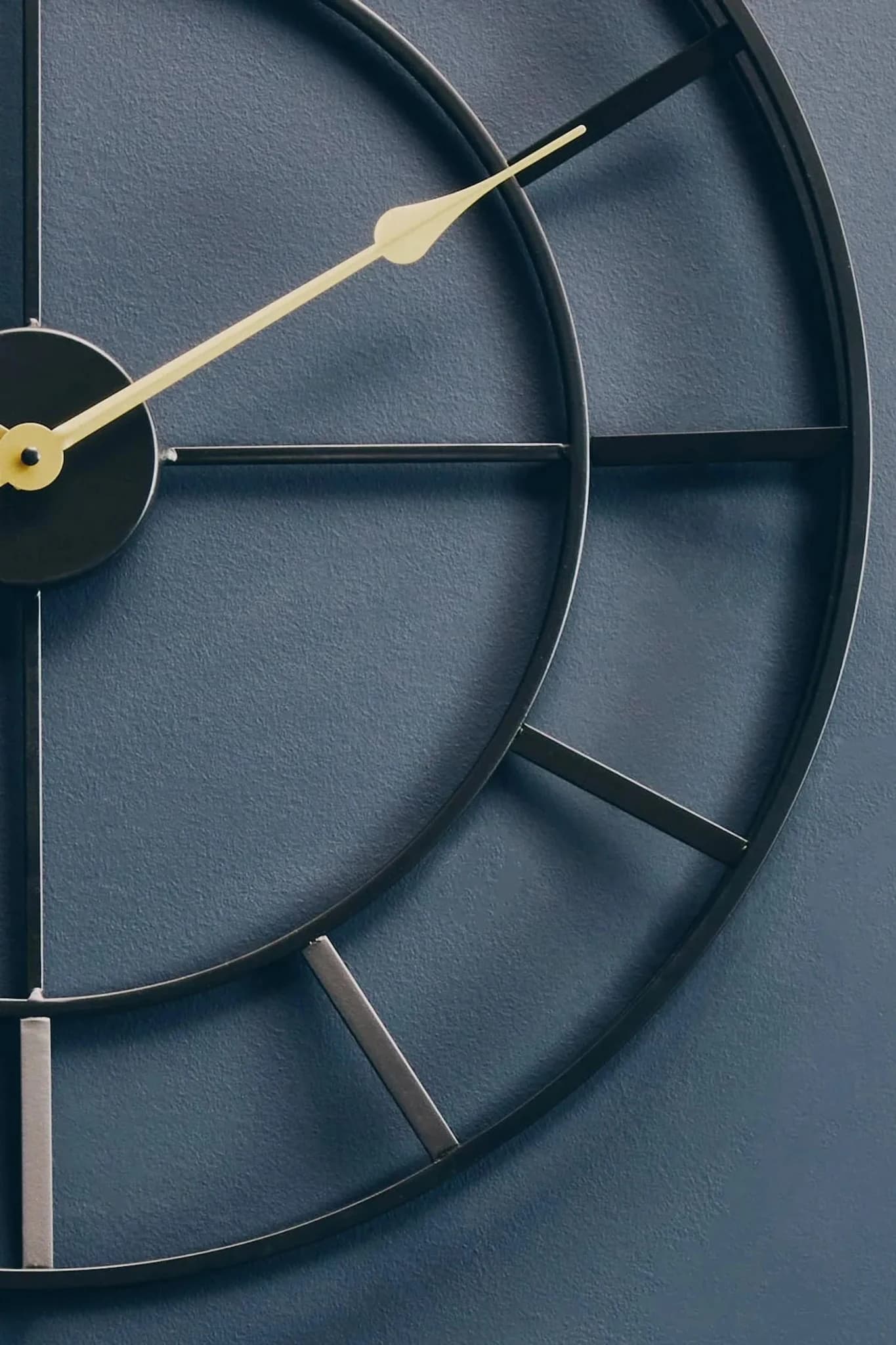 Kent 60cm Dia Large Black Finish Metal Wall Clock - Decorative, photo 2 of 8