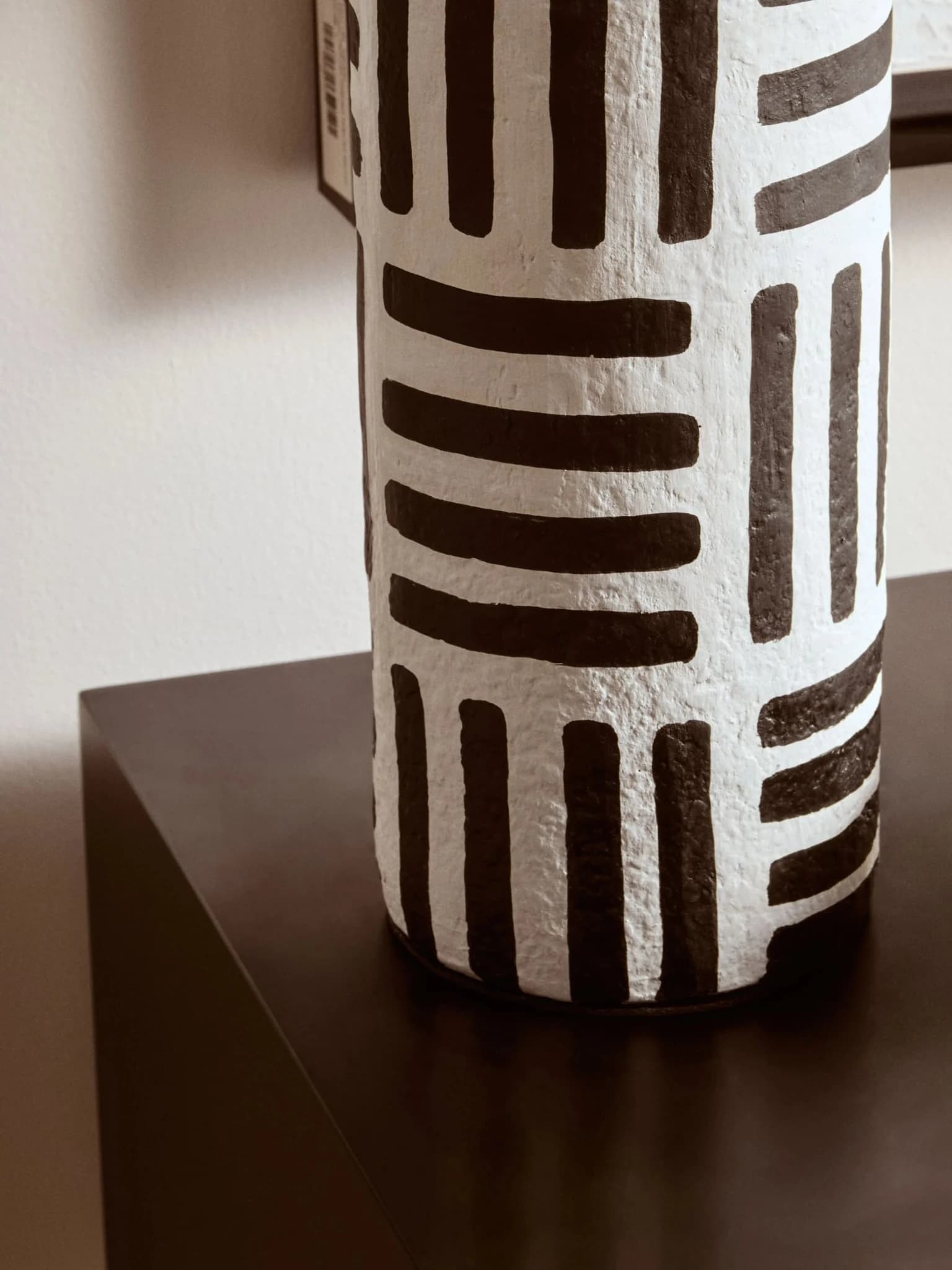 Carta Black and White Striped Papier Mache Table Lamp - Table lamps, photo 3 of 8