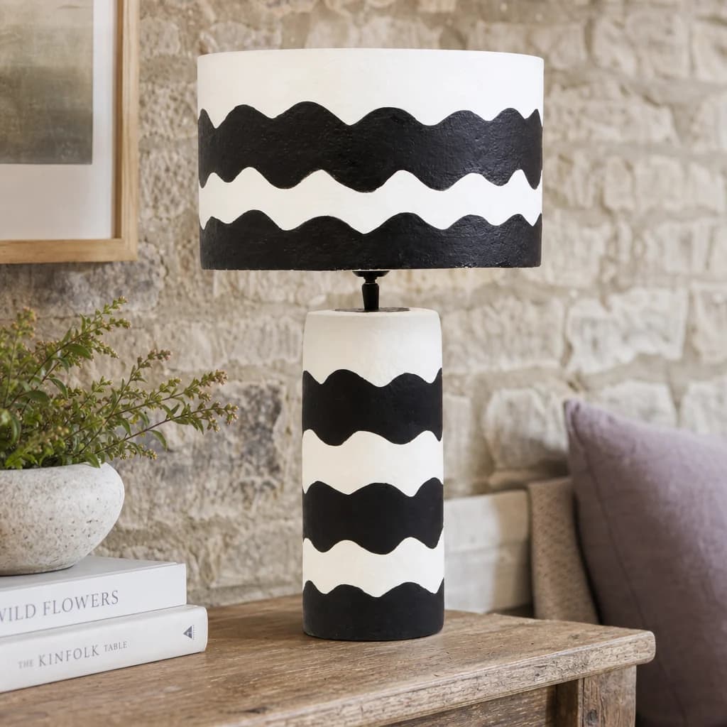 Carta Black and White Curved Stripe Papier Mache Table Lamp - Table lamps, photo 1 of 8