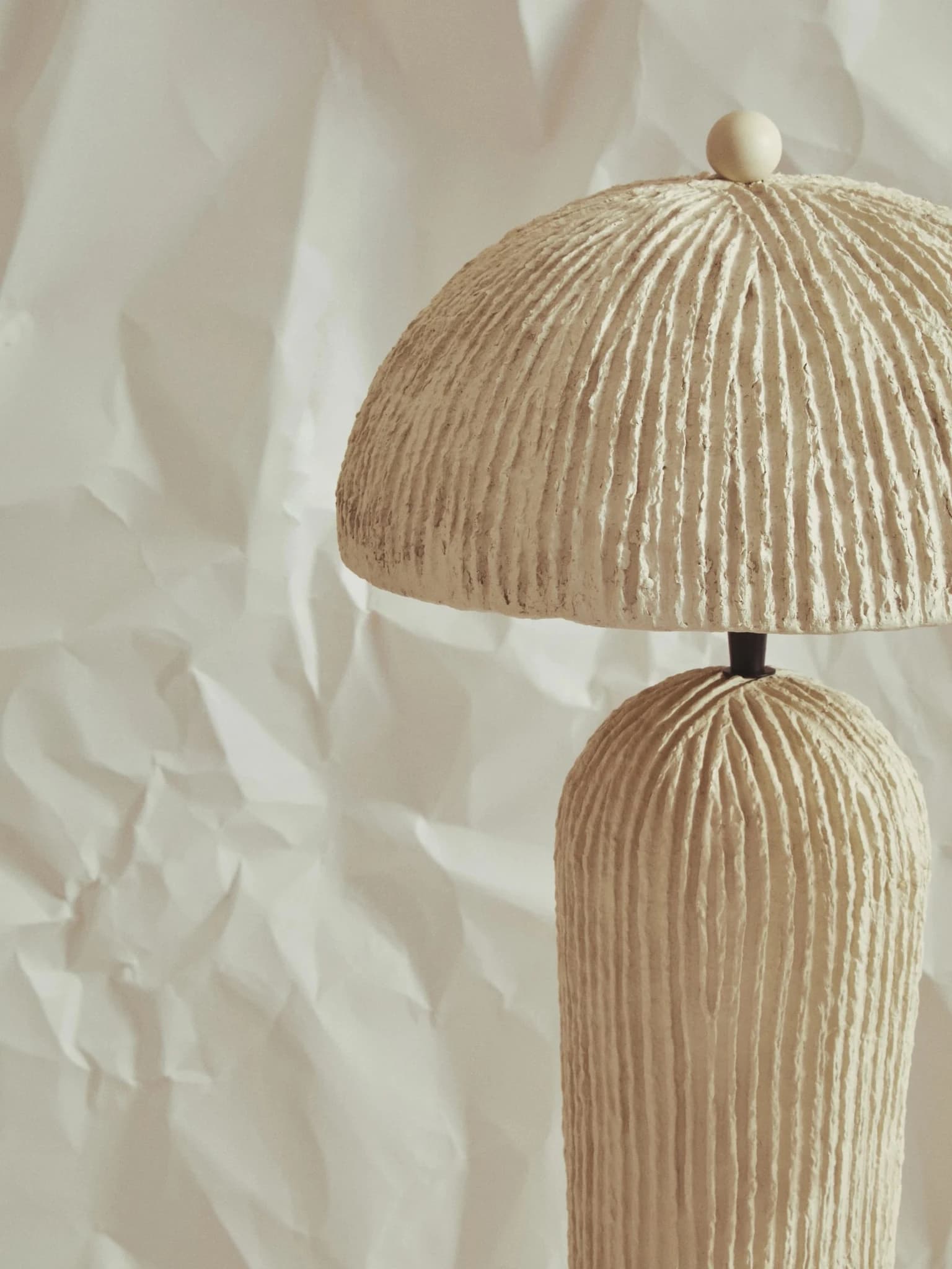 Carta Oatmeal Etched Linear Design Papier Mache Domed Table Lamp - Table lamps, photo 2 of 8