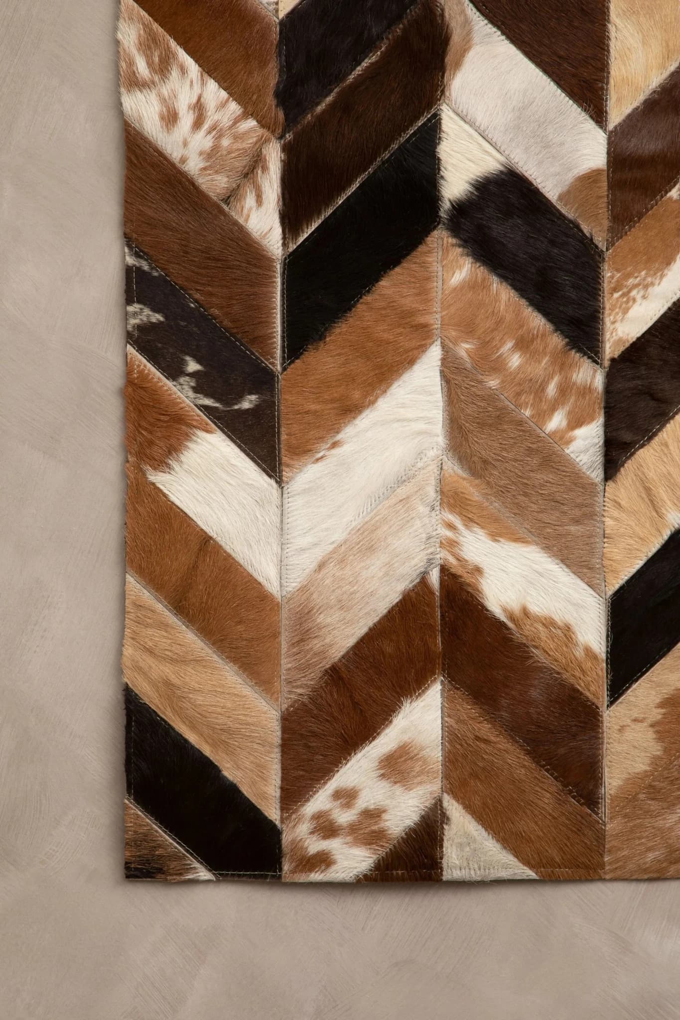 Bosie Safira Large Brown Hair on Leather Chevron Patchwork Rug - Decorative, photo 6 of 8
