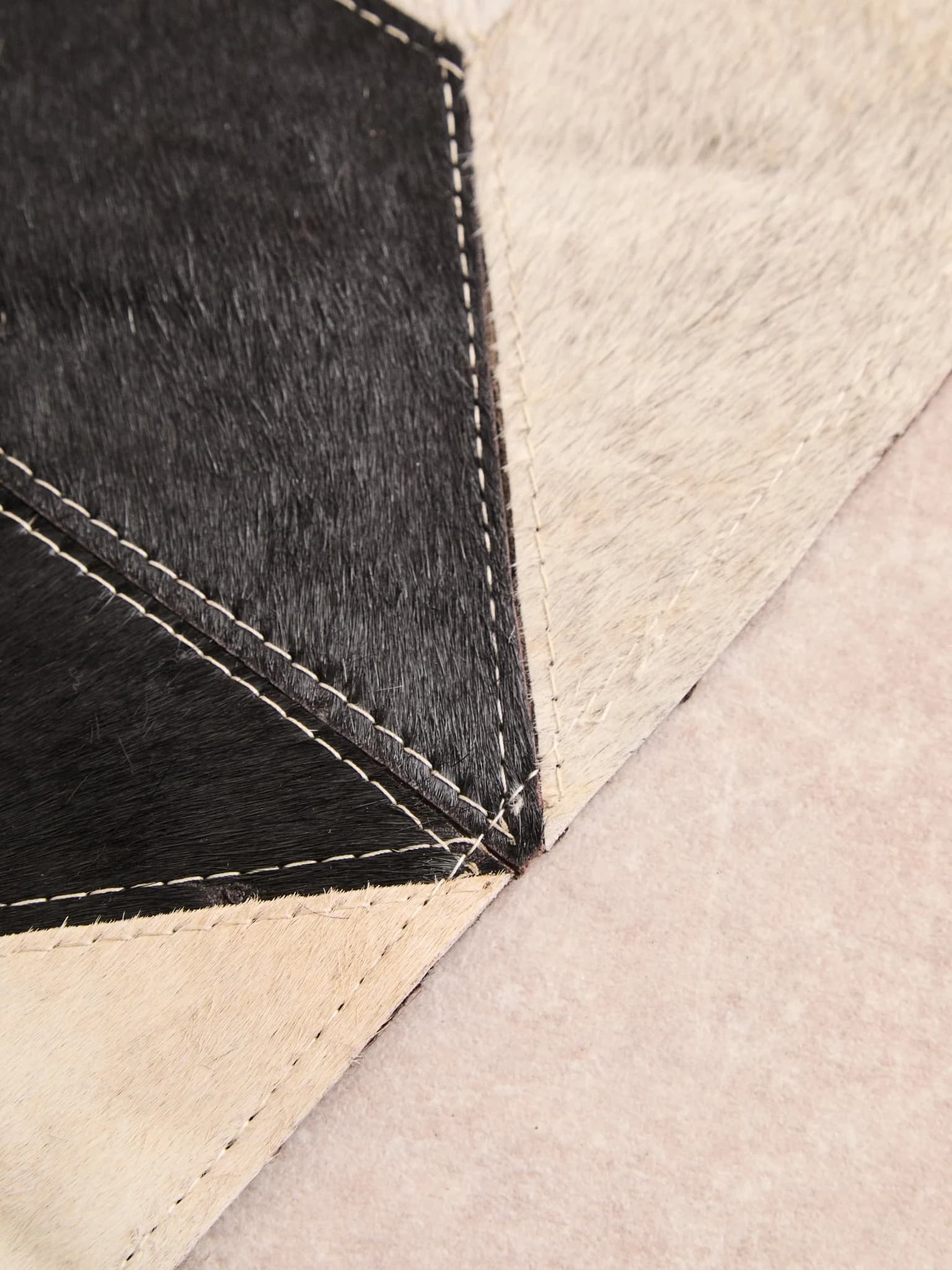 Bosie Safira Small Abstract Hair on Leather Patchwork Rug - Decorative, photo 3 of 8