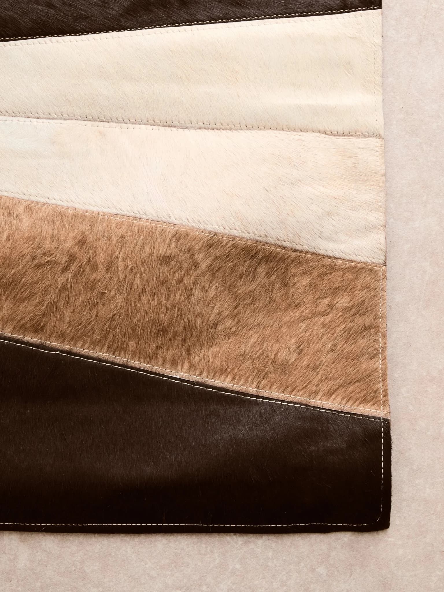Bosie Safira Neutral Colourblock Hair on Leather Small Rug - Decorative, photo 4 of 8