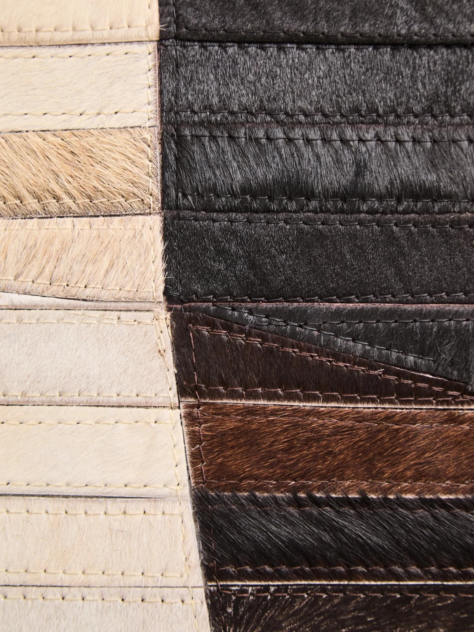 Bosie Safira Black and Natural Abstract Hair On Leather Large Rug - Decorative, photo 2 of 8
