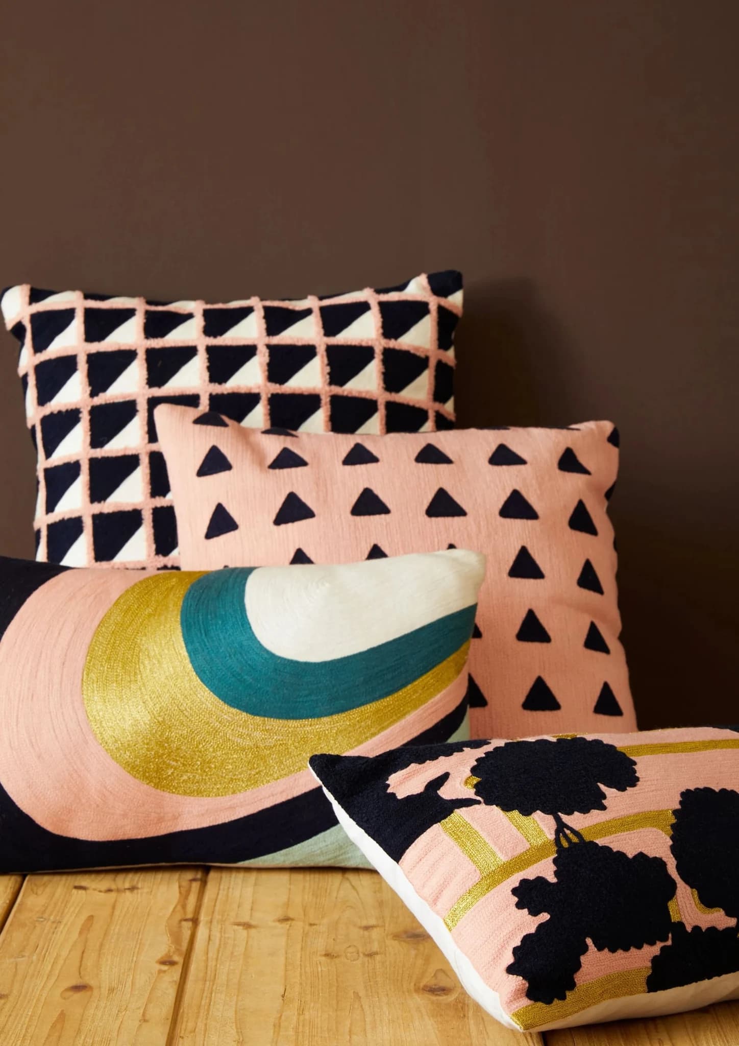 Bosie Ozella Pink and Black Floral Design Rectangular Cushion - Decorative, photo 2 of 4