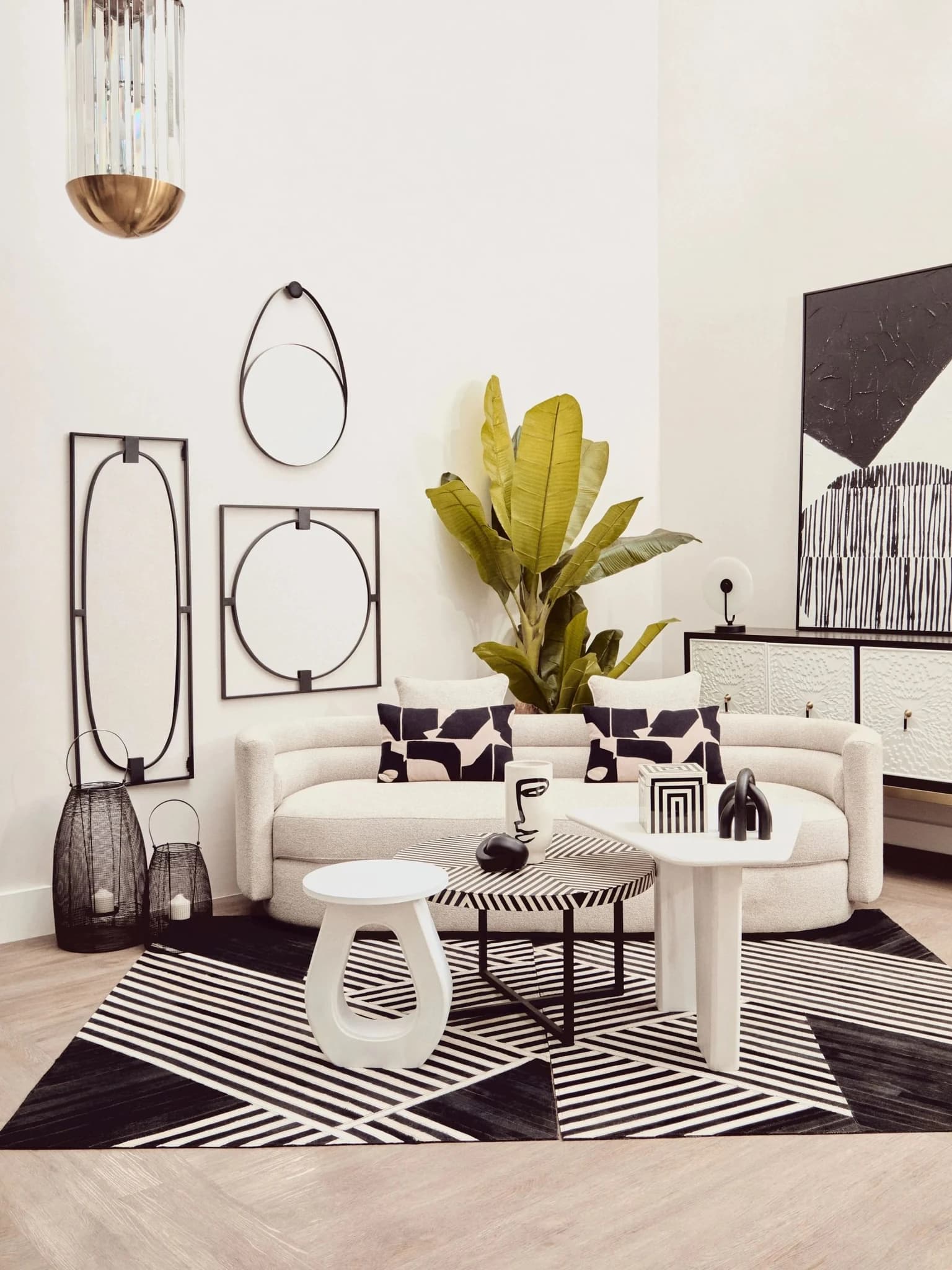 Dumas Black and White Four Door Sideboard - Bookcases & shelving, photo 7 of 8