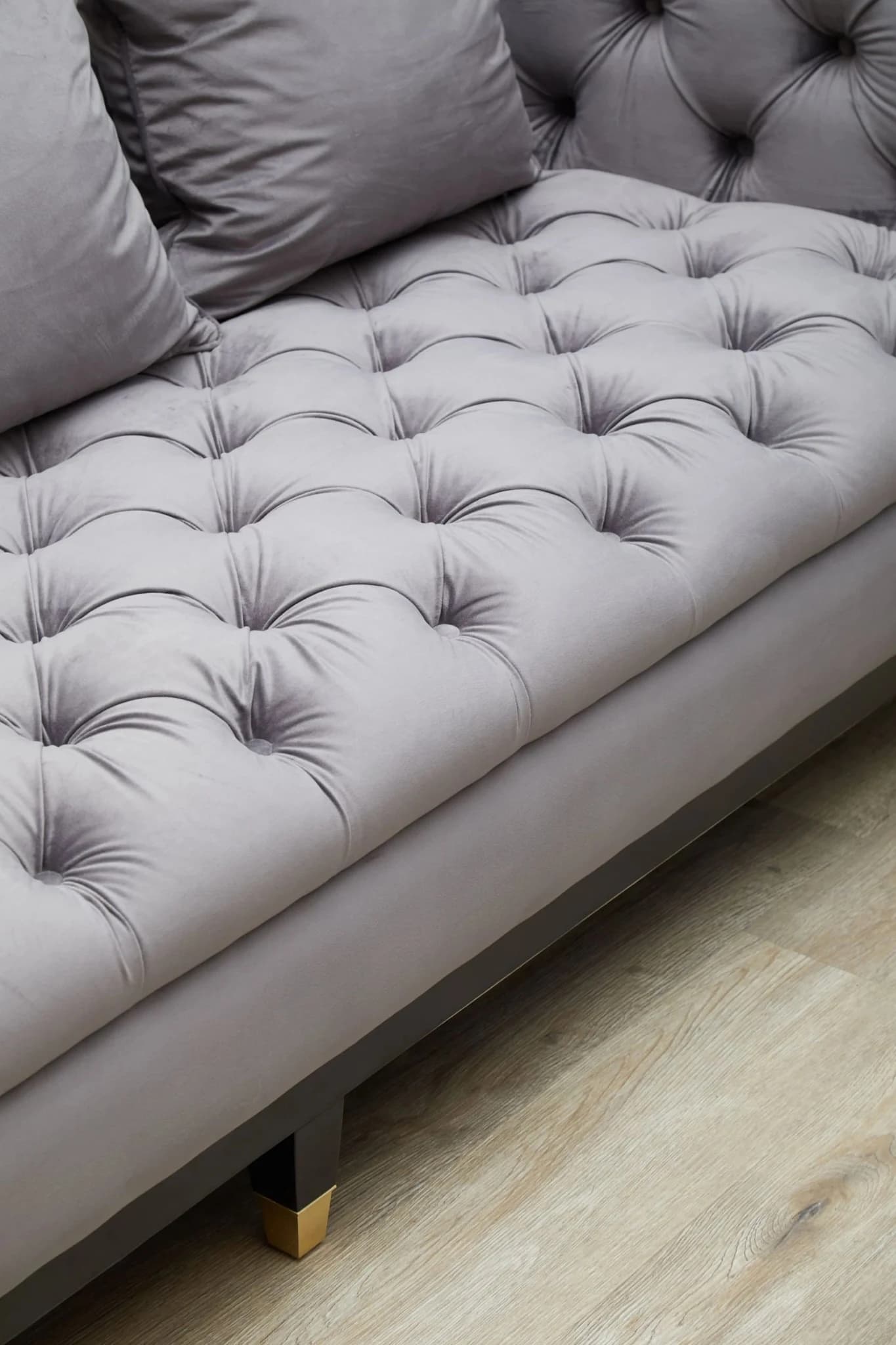 Sefira Grey Fabric Modern Chesterfield 3 Seat Sofa - Seating, photo 3 of 8