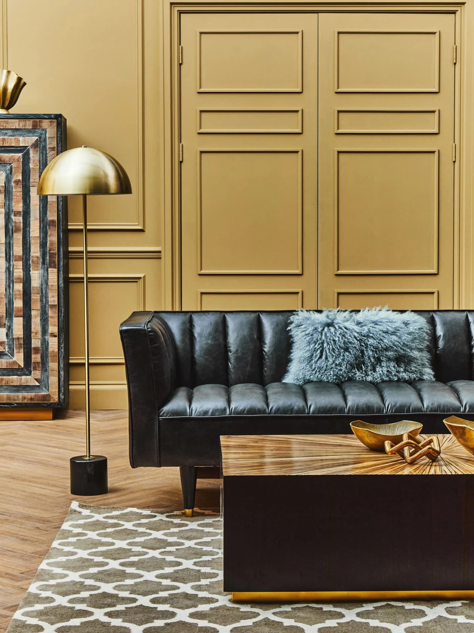 King Black Leather Three Seat Sofa With Flared Arms - Seating, photo 3 of 8