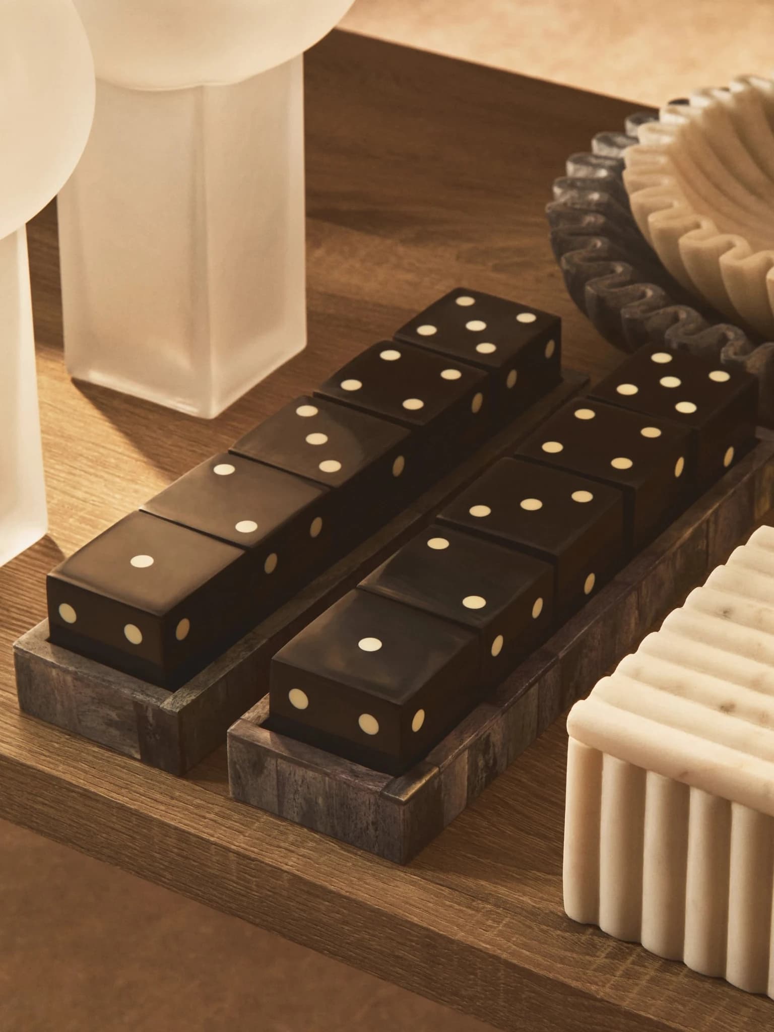 Churchill Games Grey Bone Dice Set with Black Dice - Decorative, photo 3 of 7