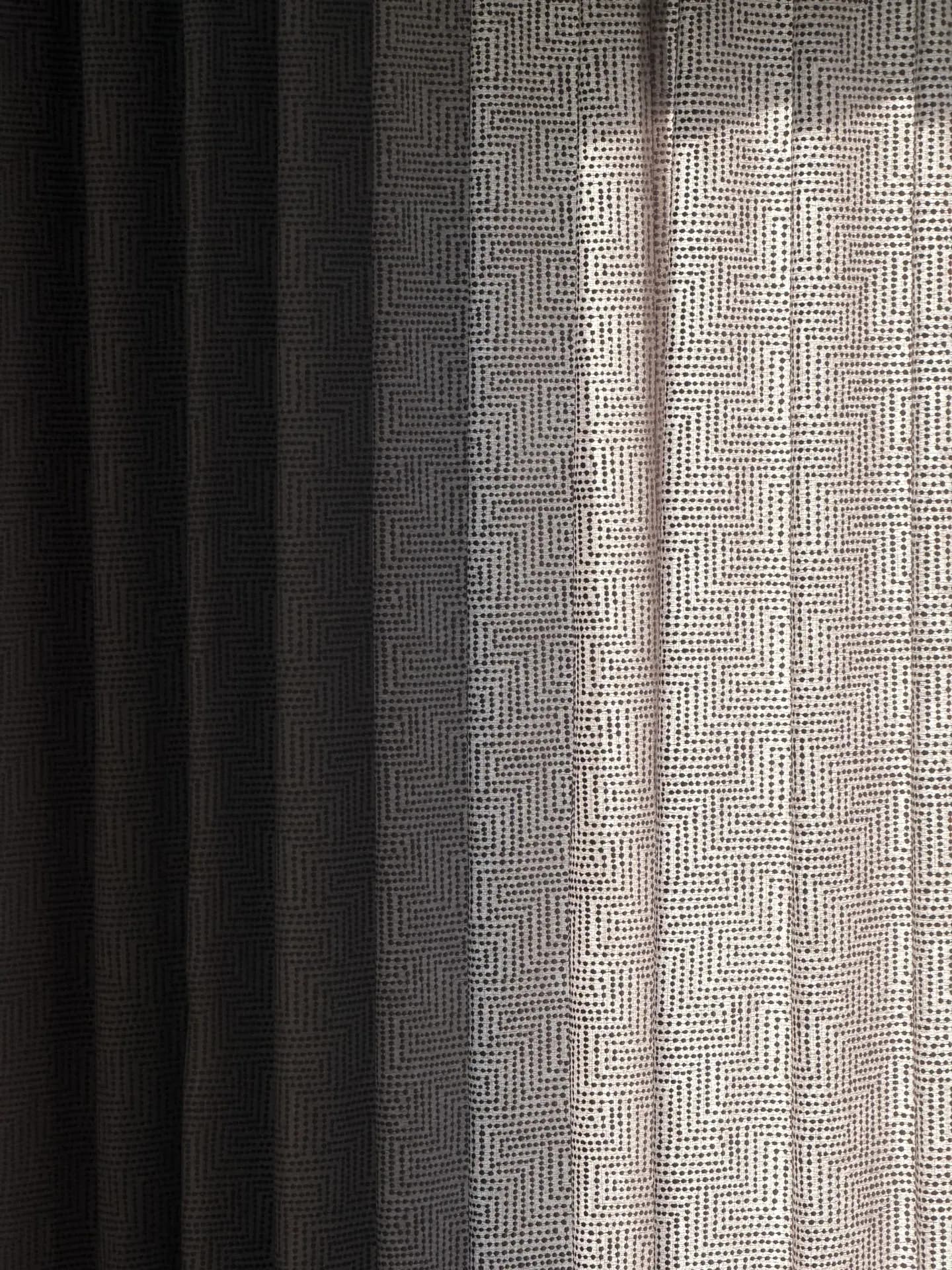 Patterned curtain fabric