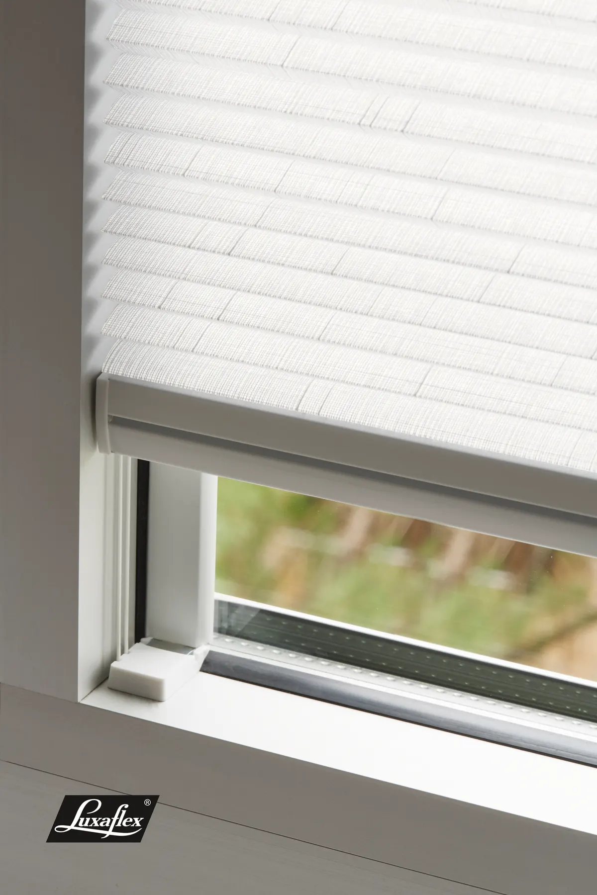 Honeycomb cellular blind fabric and TruFit frame clip
