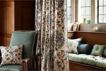 Curtains, rugs, panels and book storage - Crestwood of Lymington