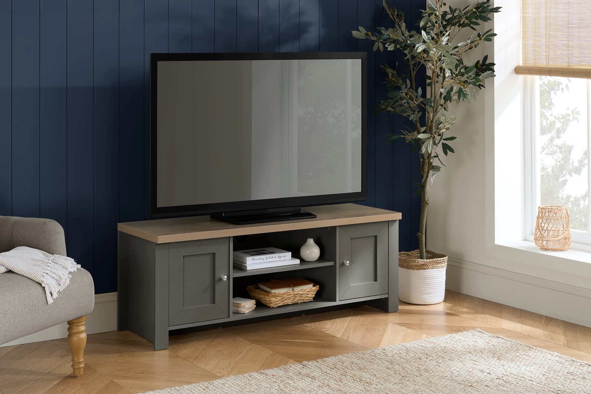 Highgate Large TV Unit - TV & media units, photo 2 of 10