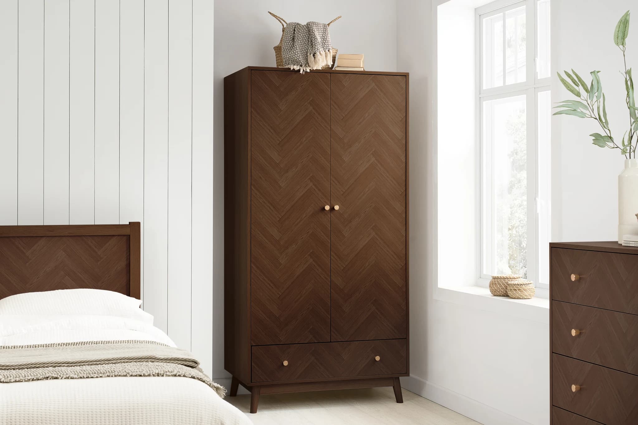 Herringford 2 Door 1 Drawer Wardrobe - Wardrobes, photo 2 of 10