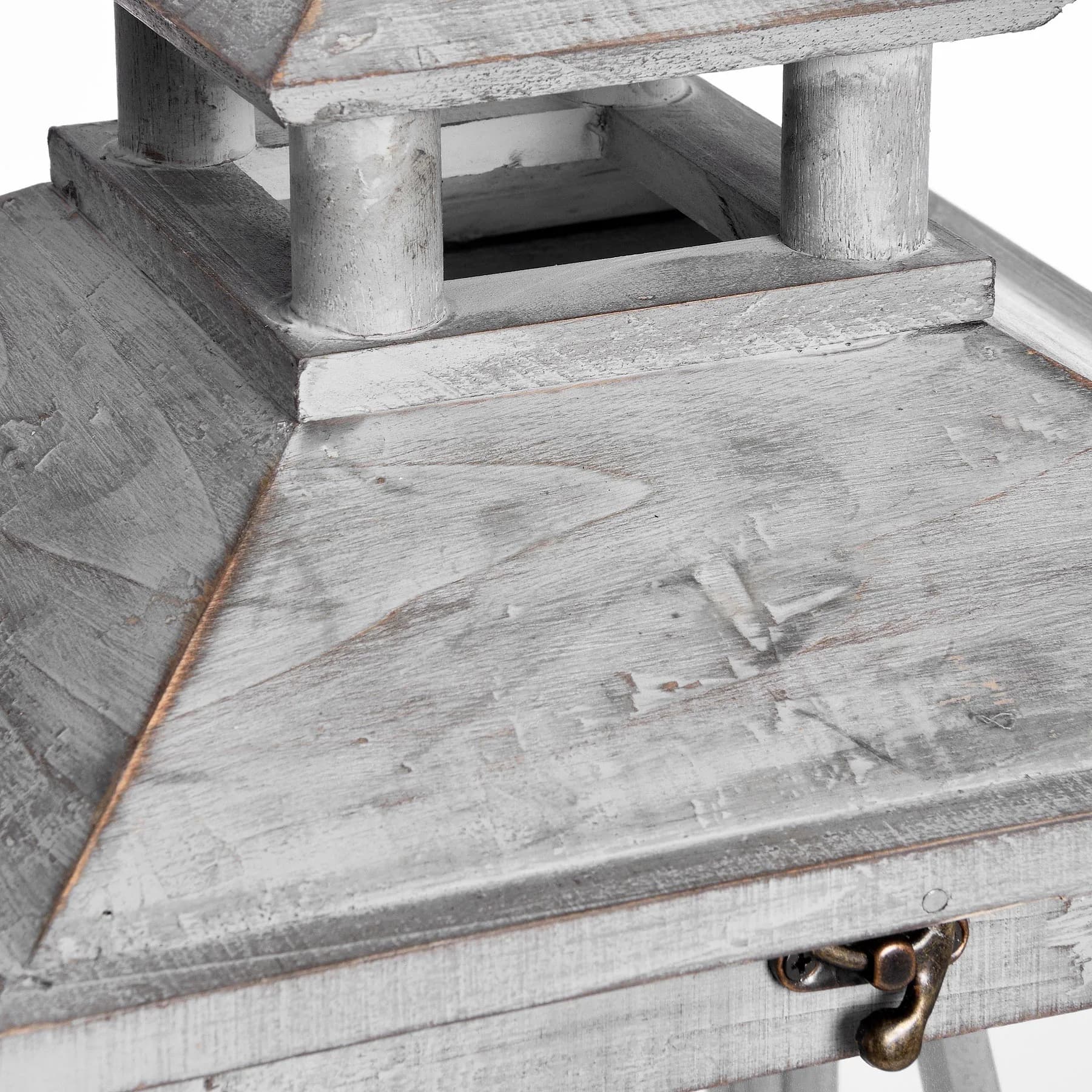 Set Of Three Wooden Lanterns With Traditional Cross Section - Lanterns, photo 3 of 4