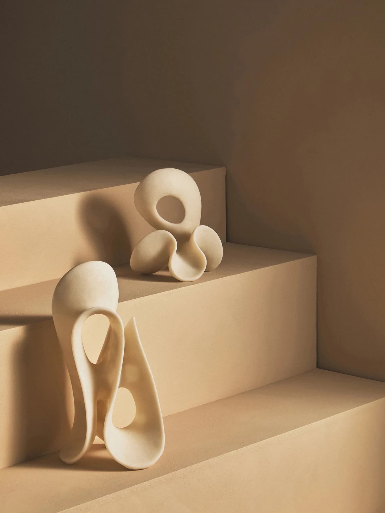 Broc White Marble Effect Small Abstract Loop Sculpture - Decorative, photo 5 of 8
