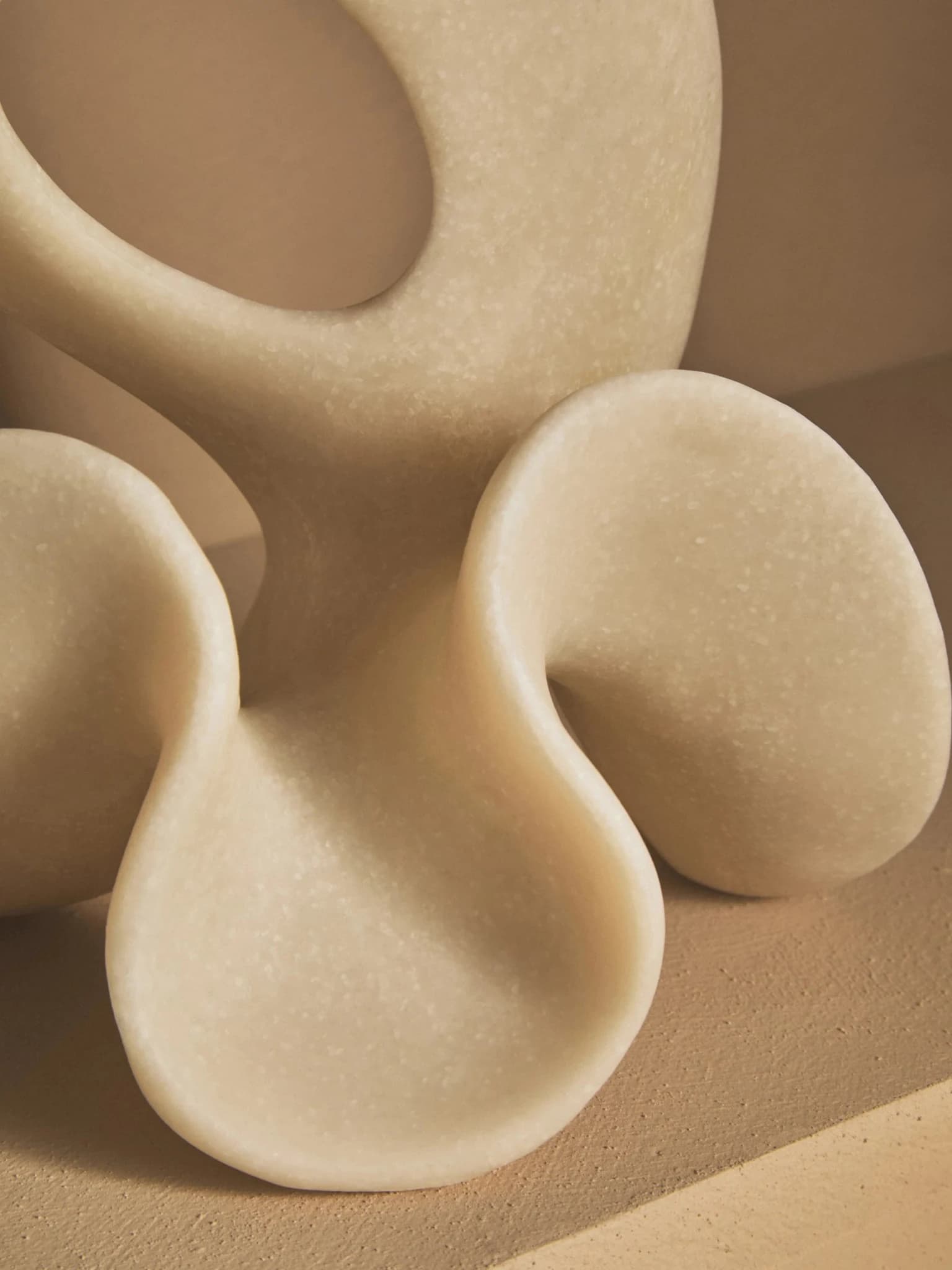 Broc White Marble Effect Small Abstract Loop Sculpture - Decorative, photo 4 of 8