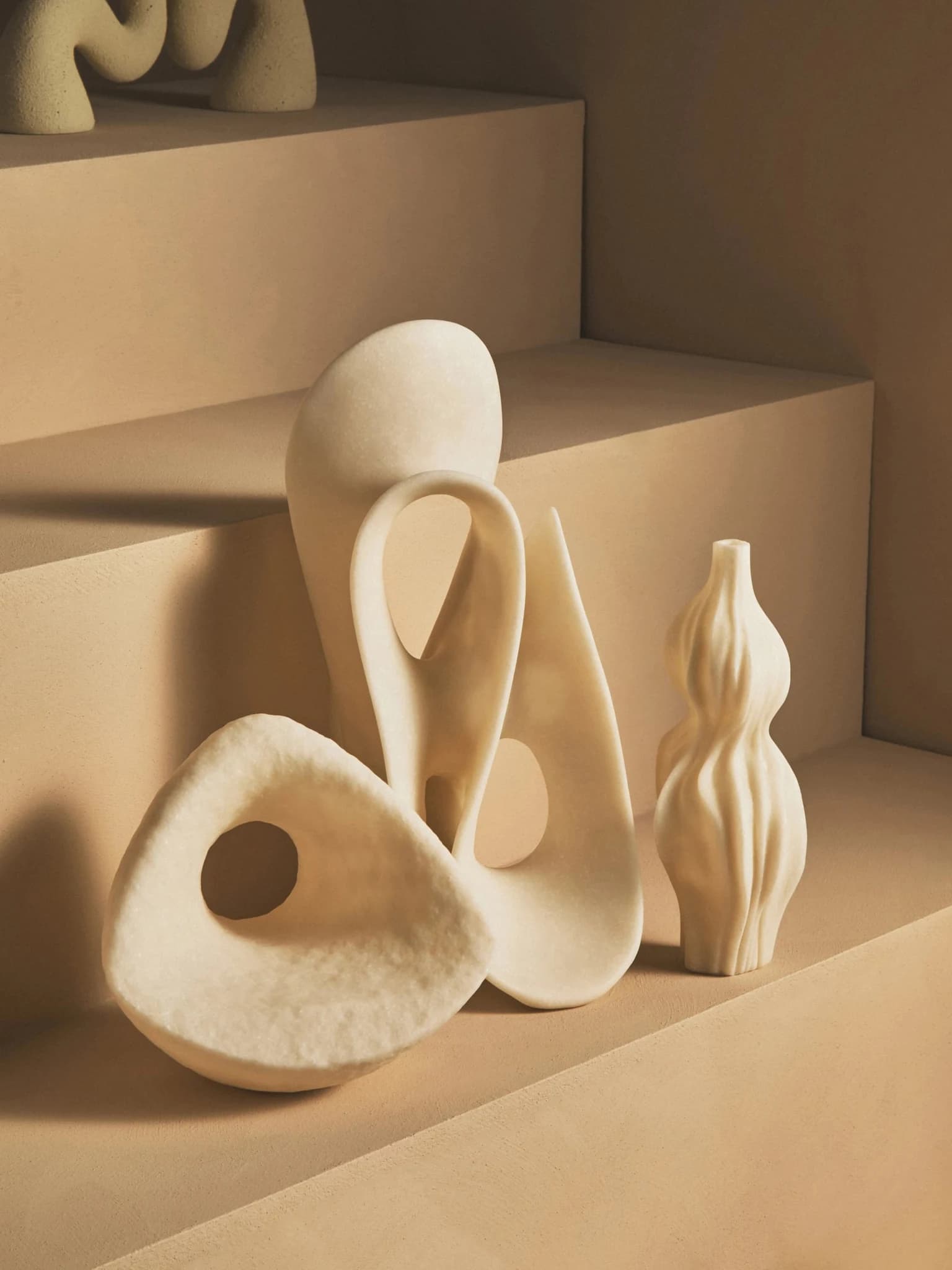 Broc White Marble Effect Large Abstract Loop Sculpture - Decorative, photo 5 of 8