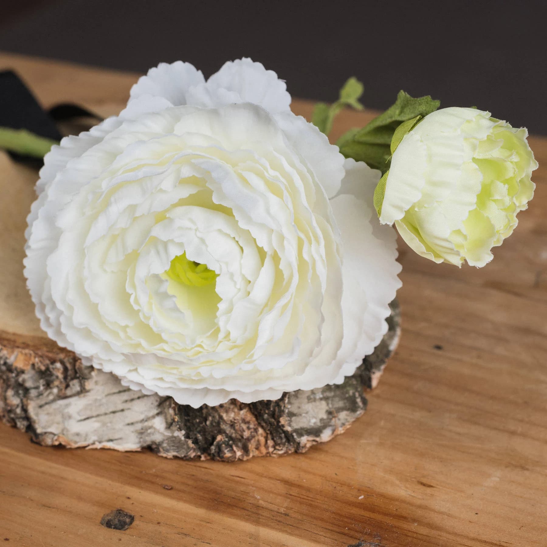 White Ranunculus Spray — Pack of 5 - Artificial plants & flowers, photo 3 of 5