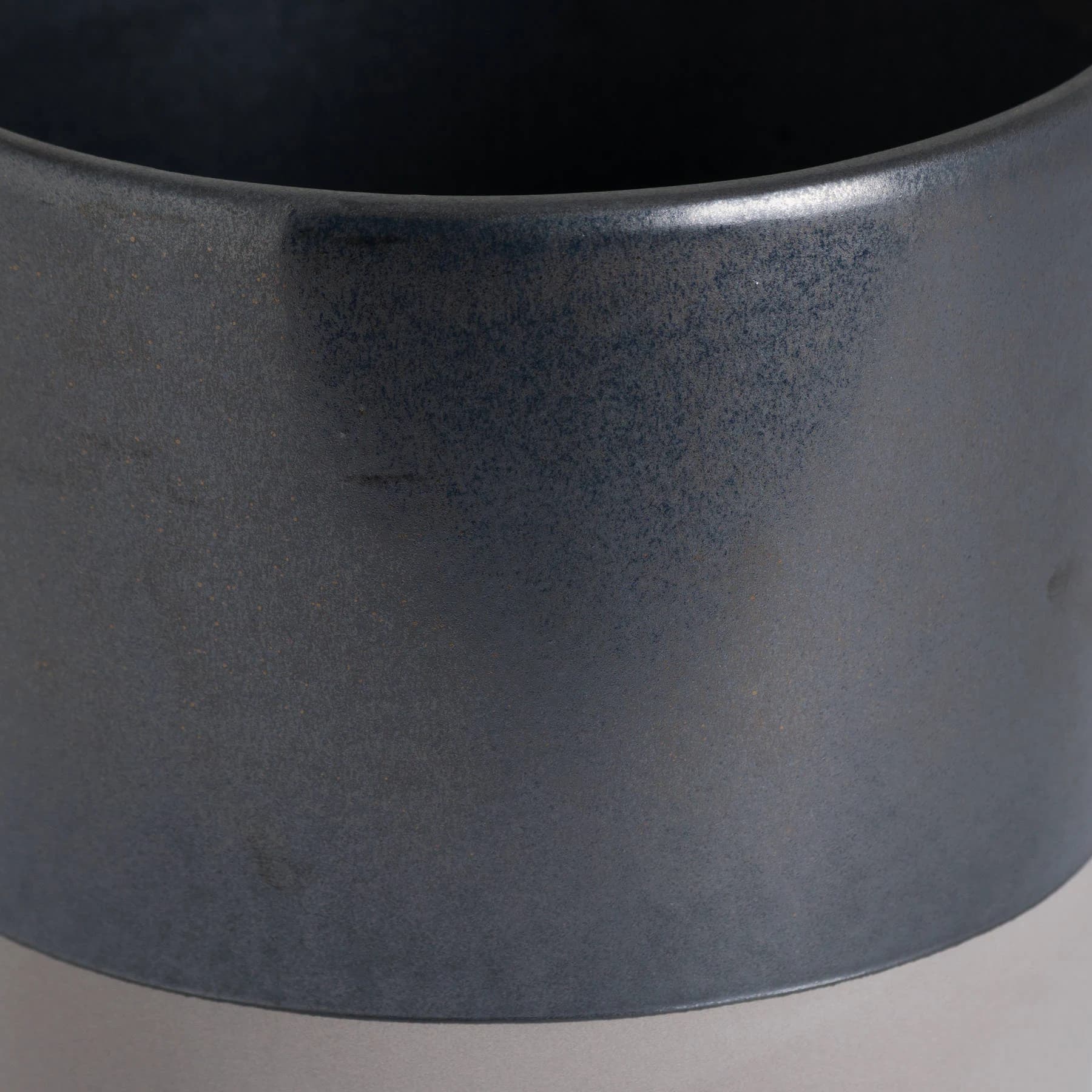 Large Metallic Grey Ceramic Planter - Planters & pots, photo 3 of 4