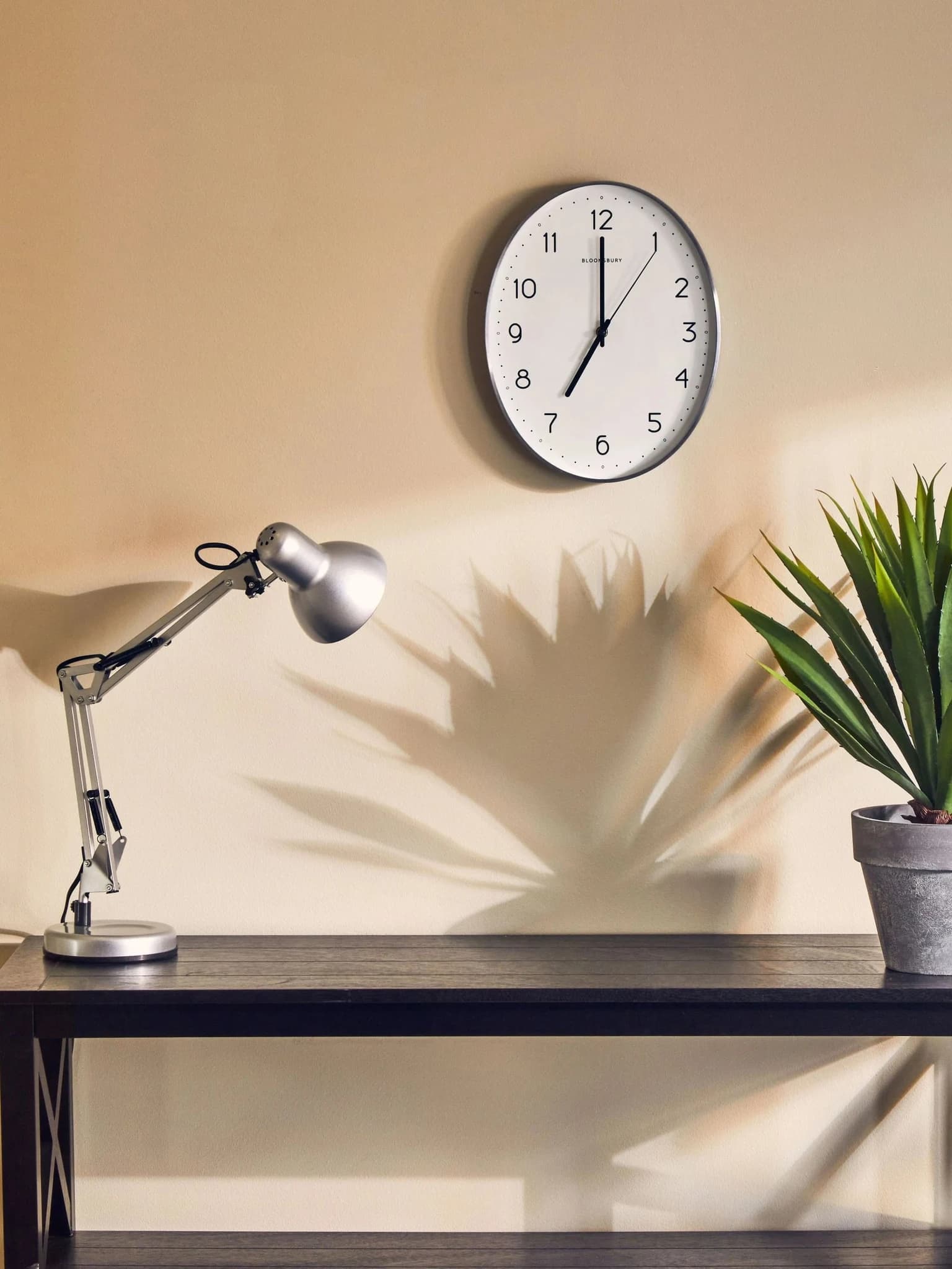 Elko Oval Wall Clock with Silver Finish - Decorative, photo 4 of 6