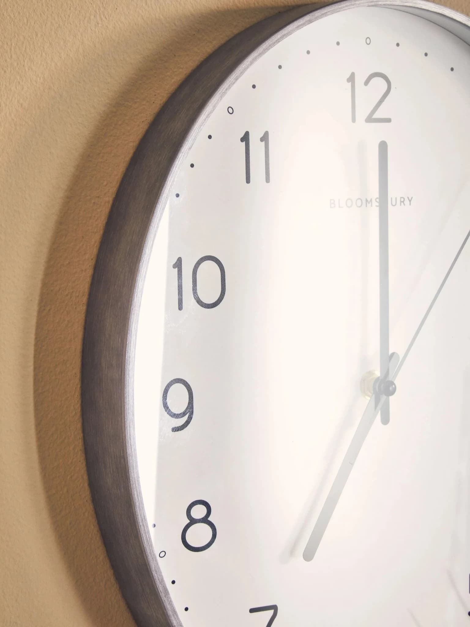 Elko Oval Wall Clock with Silver Finish - Decorative, photo 3 of 6
