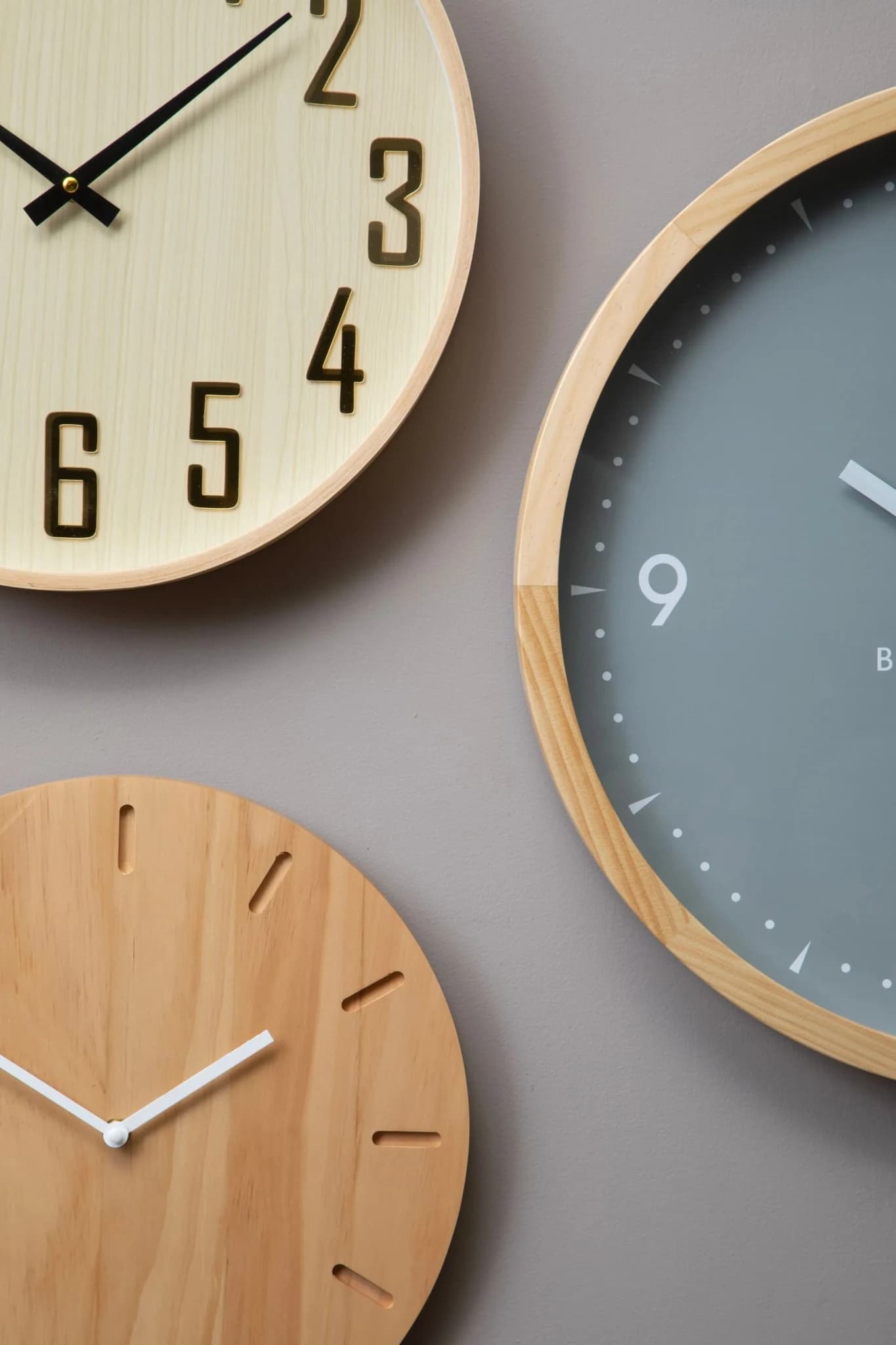 Vitus 35cm Dia Natural Finish Oak Wood Wall Clock - Decorative, photo 4 of 8
