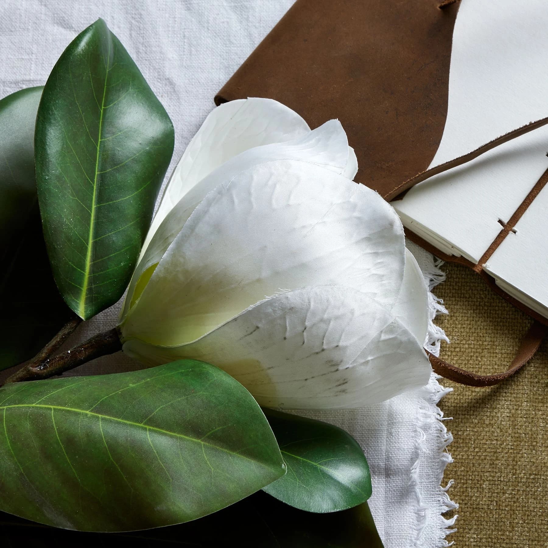White Magnolia Stem — Pack of 5 - Artificial plants & flowers, photo 2 of 5