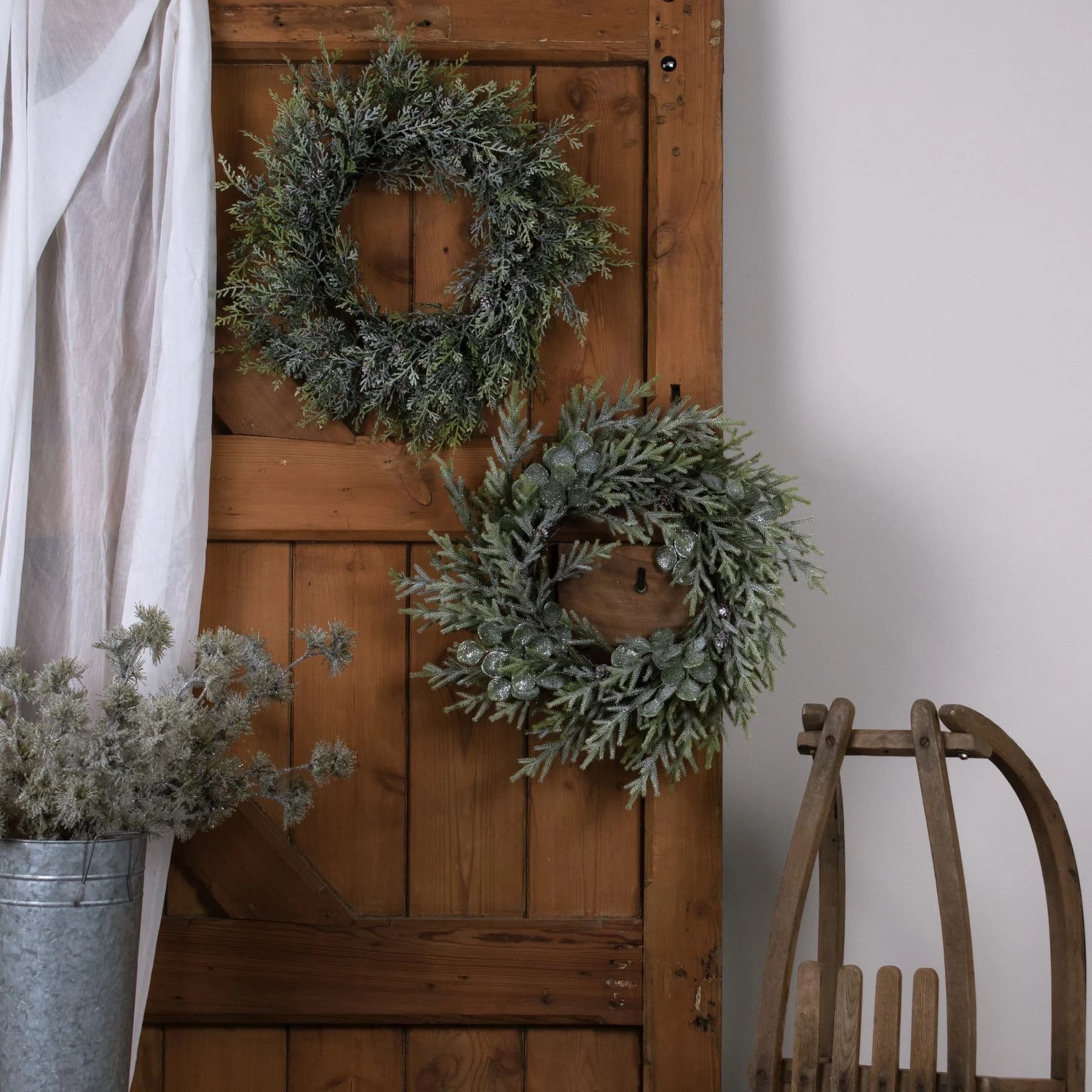 Frosted Pine Wreath With Pinecones — Pack of 3 - Artificial plants & flowers, photo 3 of 5