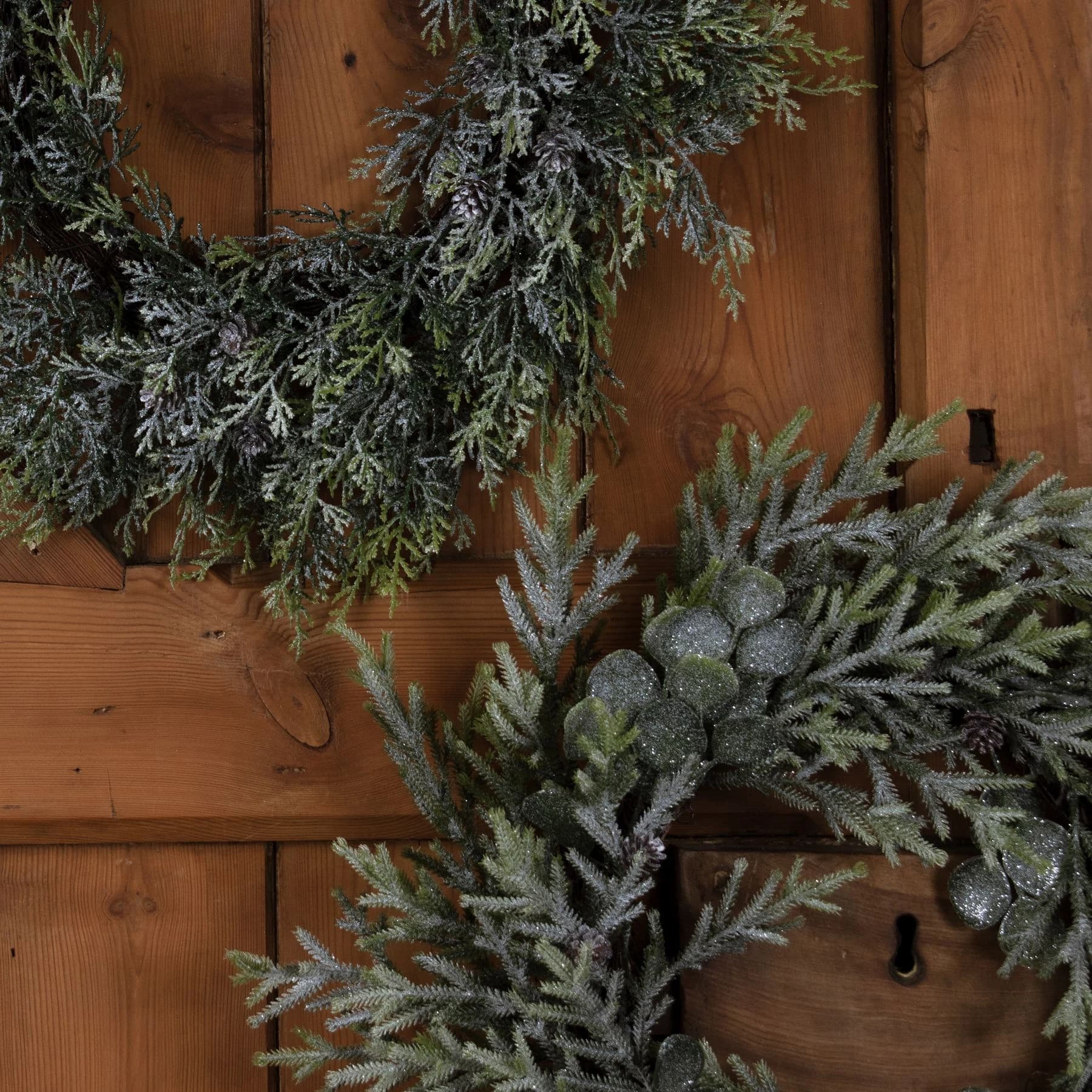 Frosted Pine Wreath With Pinecones — Pack of 3 - Artificial plants & flowers, photo 4 of 5