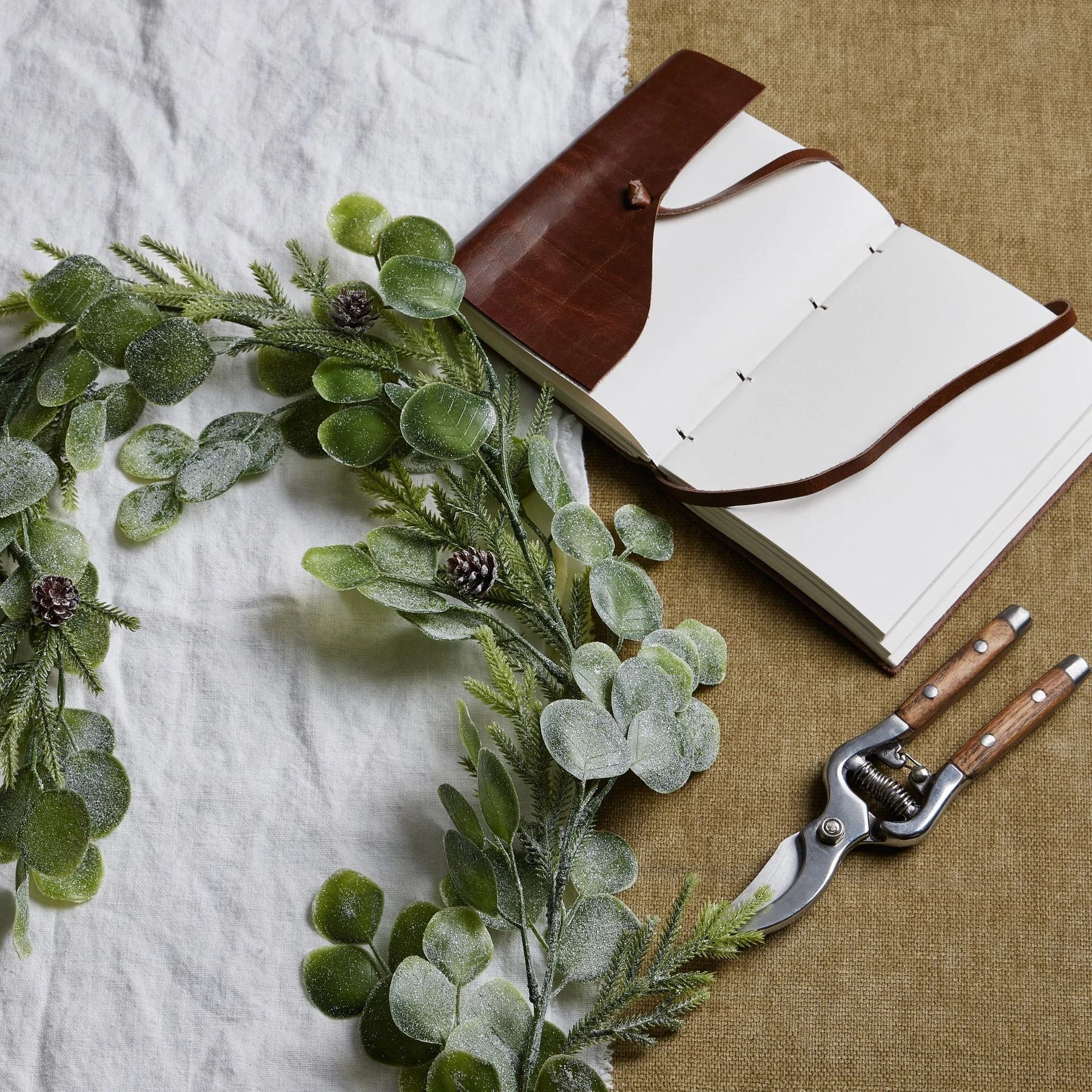 Frosted Pine And Eucalyptus Garland — Pack of 3 - Artificial plants & flowers, photo 5 of 5