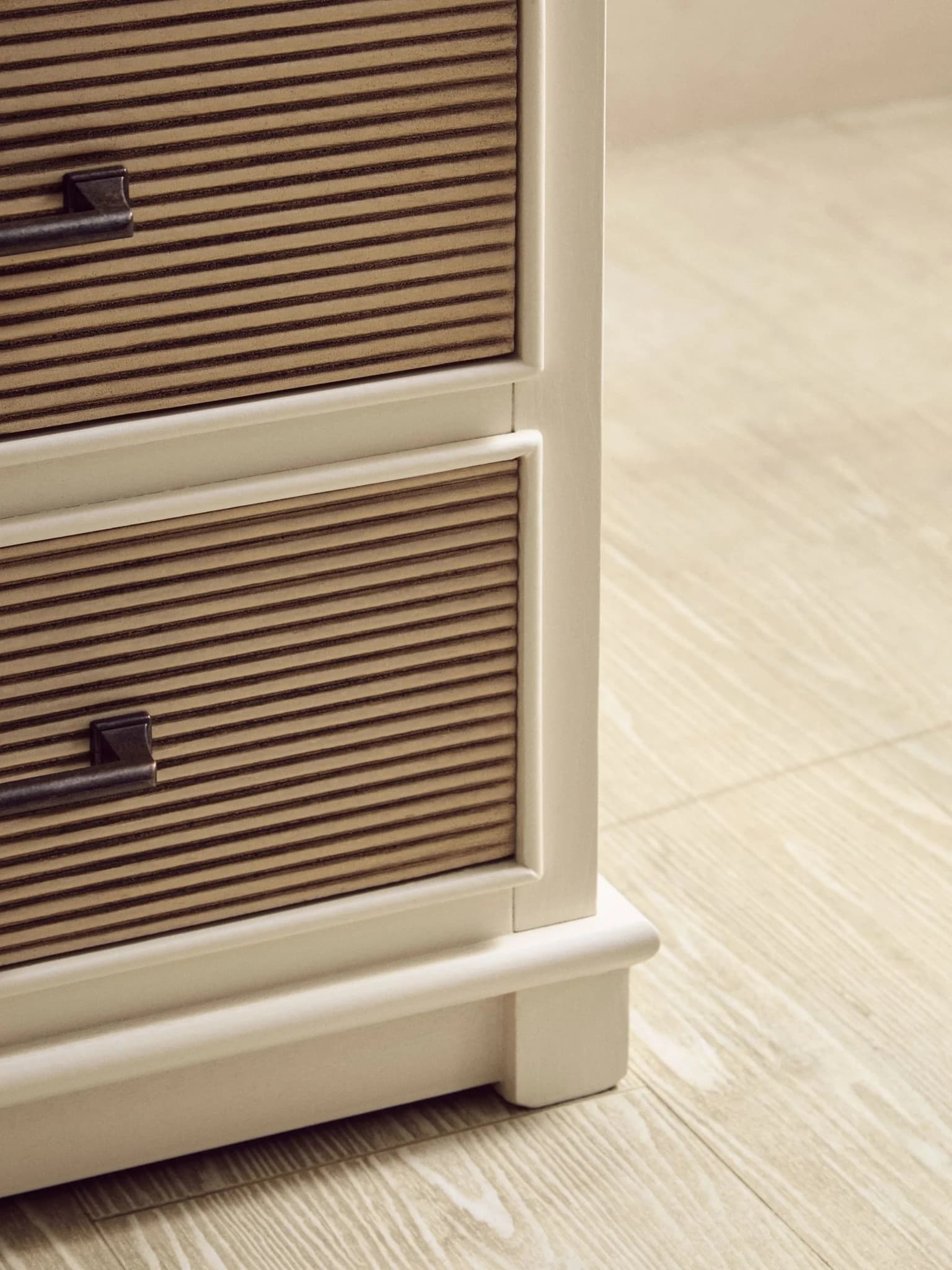 Heritage White Wooden Chest of 3 Drawer - Bookcases & shelving, photo 3 of 8