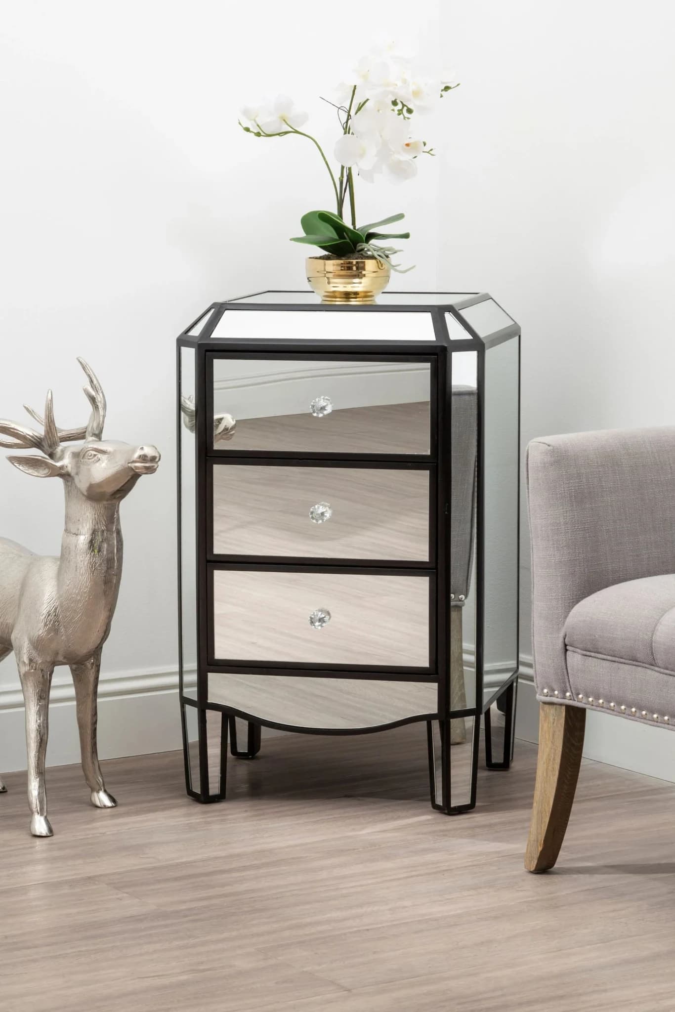 Tiffany Mirrored Chest of 3 Drawers - Bookcases & shelving, photo 2 of 8