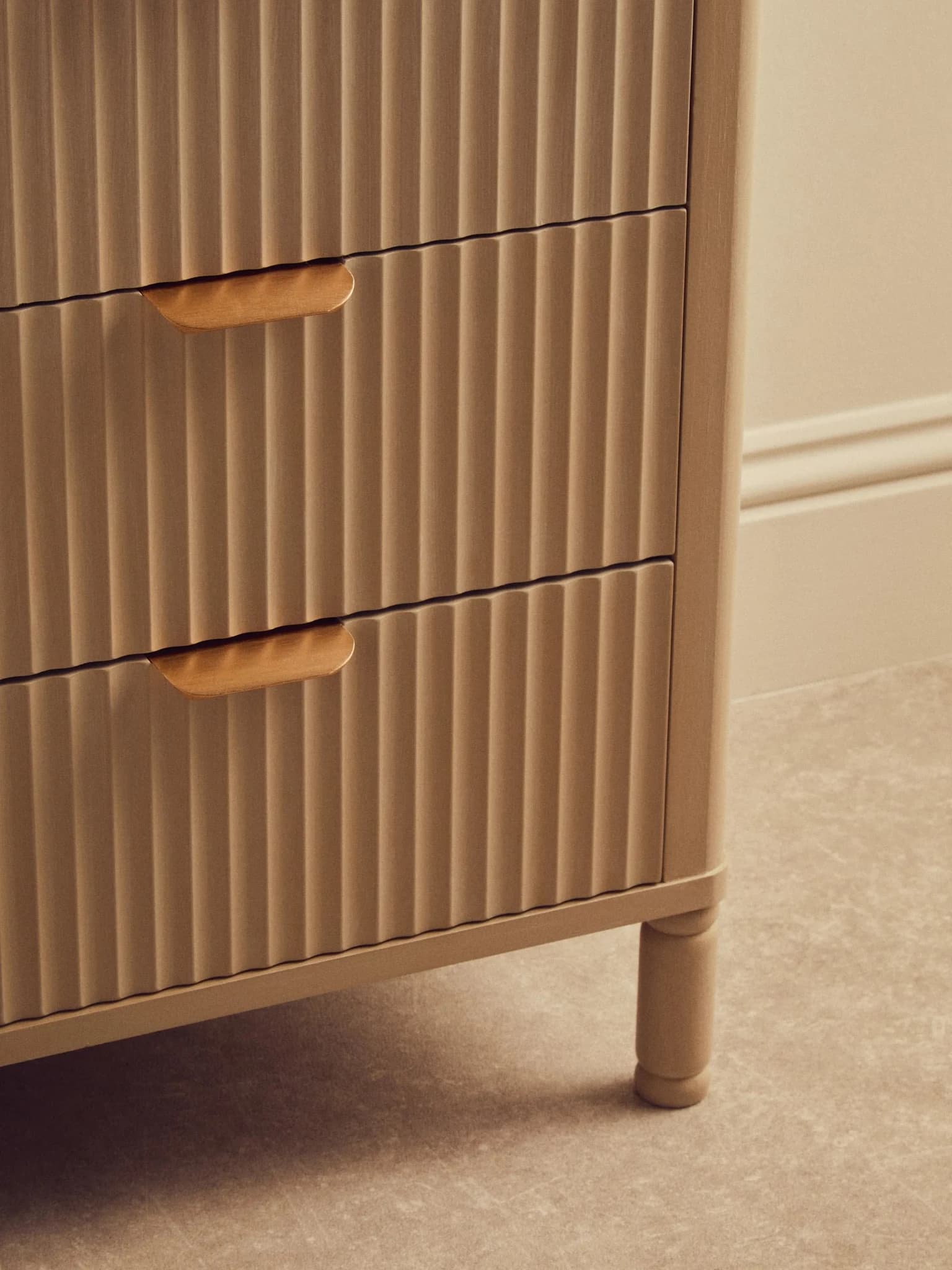 Heritage Reed Detail Taupe Three Drawer Wooden Chest - Furniture, photo 2 of 8