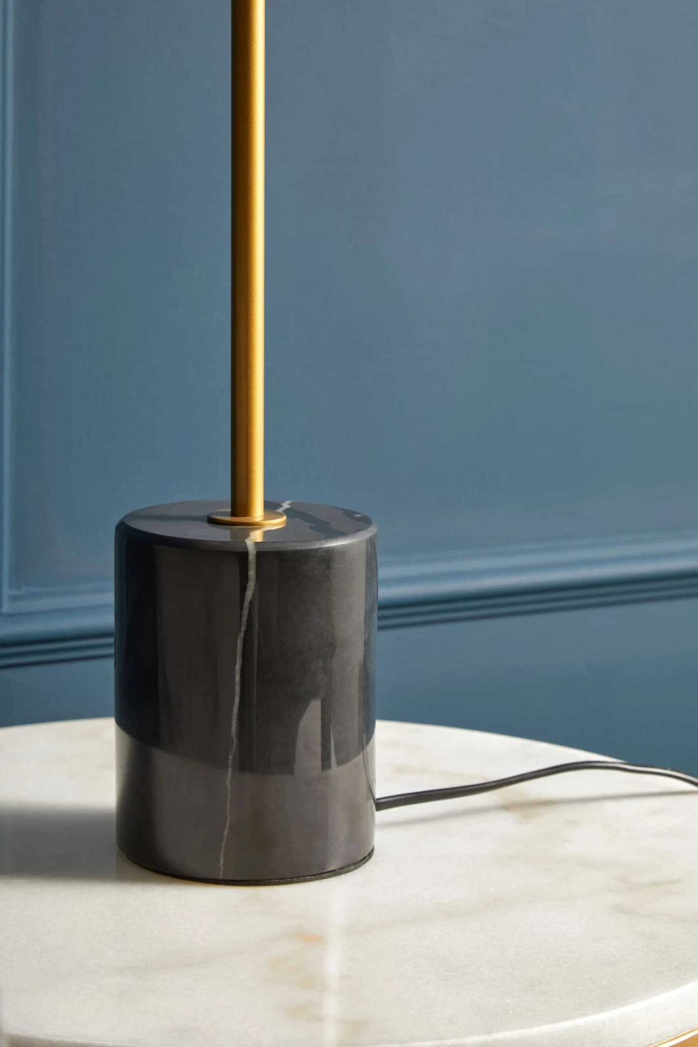 Revive Small Gold Finish Metal Table Lamp with Black Marble Base - Table lamps, photo 3 of 8