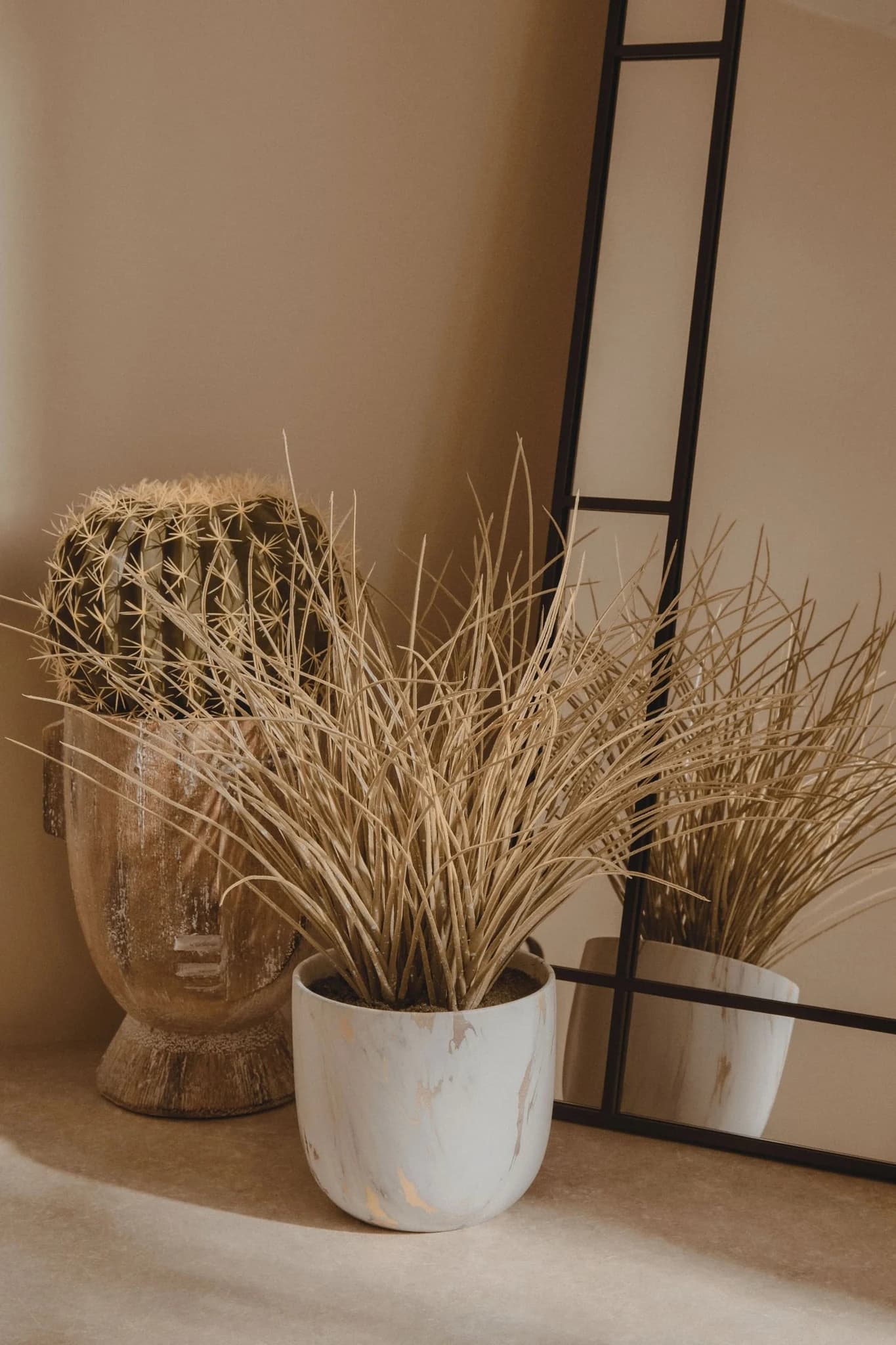 Fiori Grass Plant in Marble Effect Pot - Decorative, photo 2 of 6
