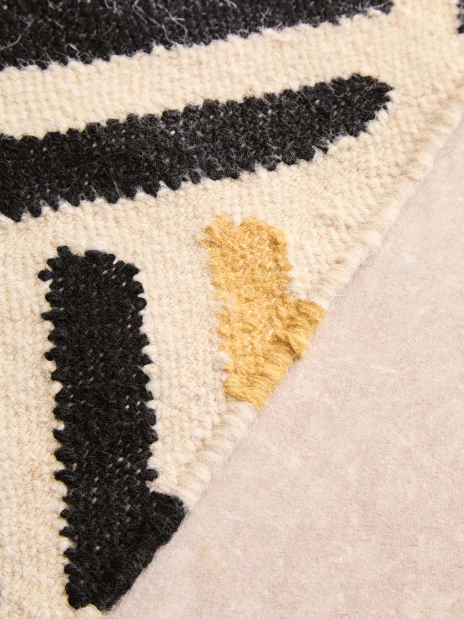 Bosie Large Takara Rug - Decorative, photo 4 of 6