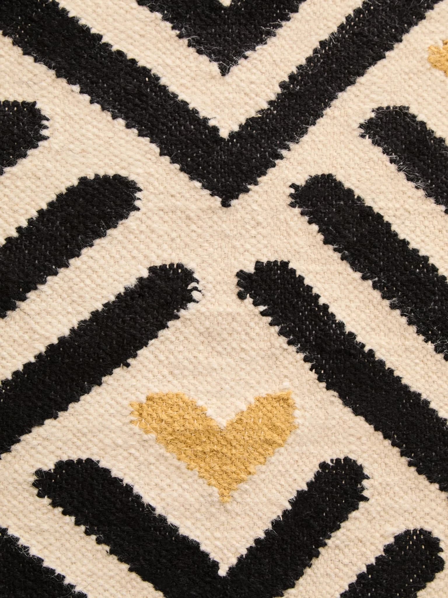 Bosie Large Takara Rug - Decorative, photo 2 of 6