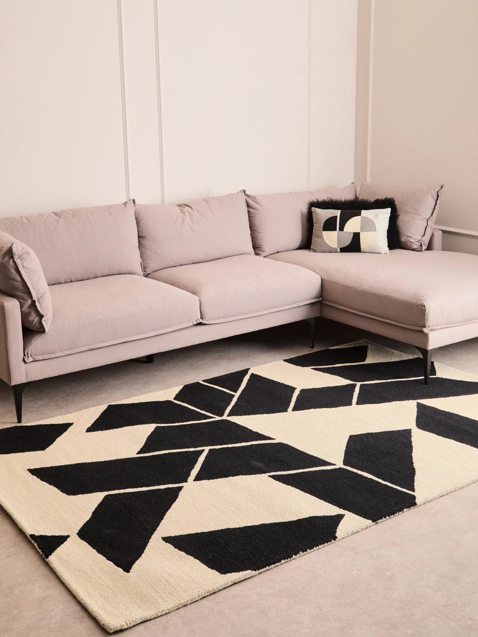 Bosie Milana Large Black and White Geometric Rug - Decorative, photo 2 of 8