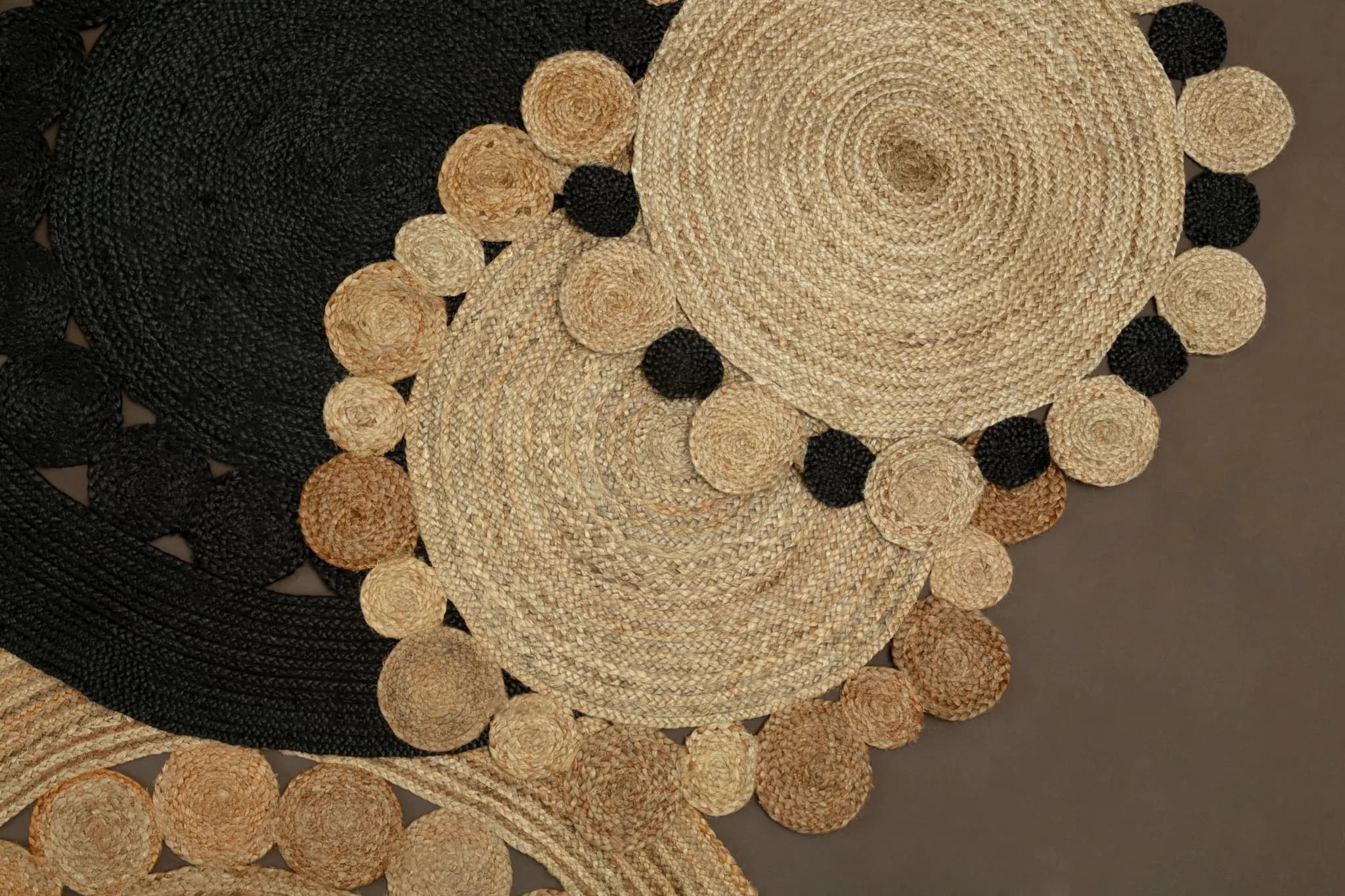 Bosie Demir Small Round Natural and Black Jute Rug - Decorative, photo 3 of 3