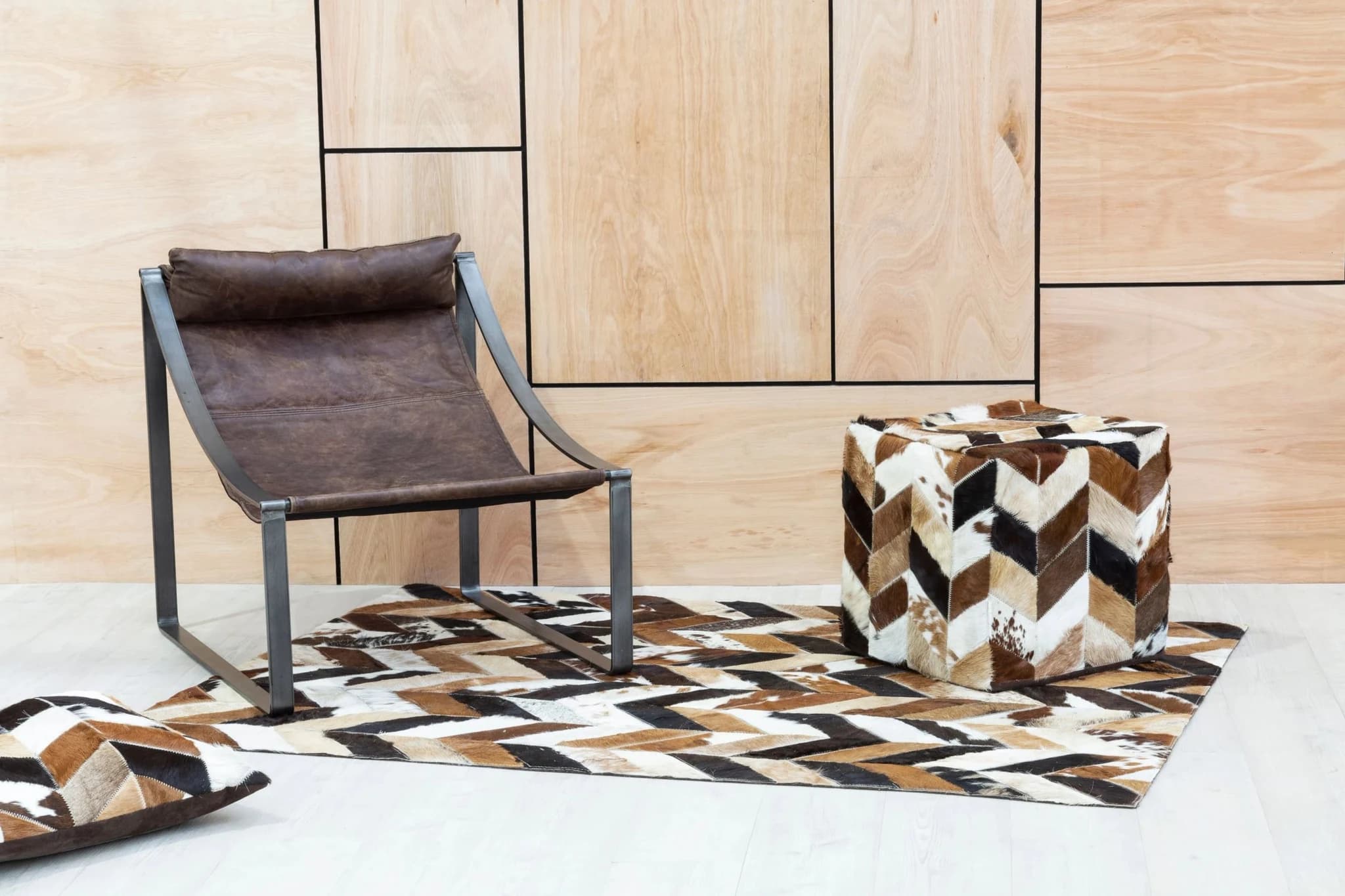 Hoxton Brown Leather Sling Chair - Seating, photo 6 of 8